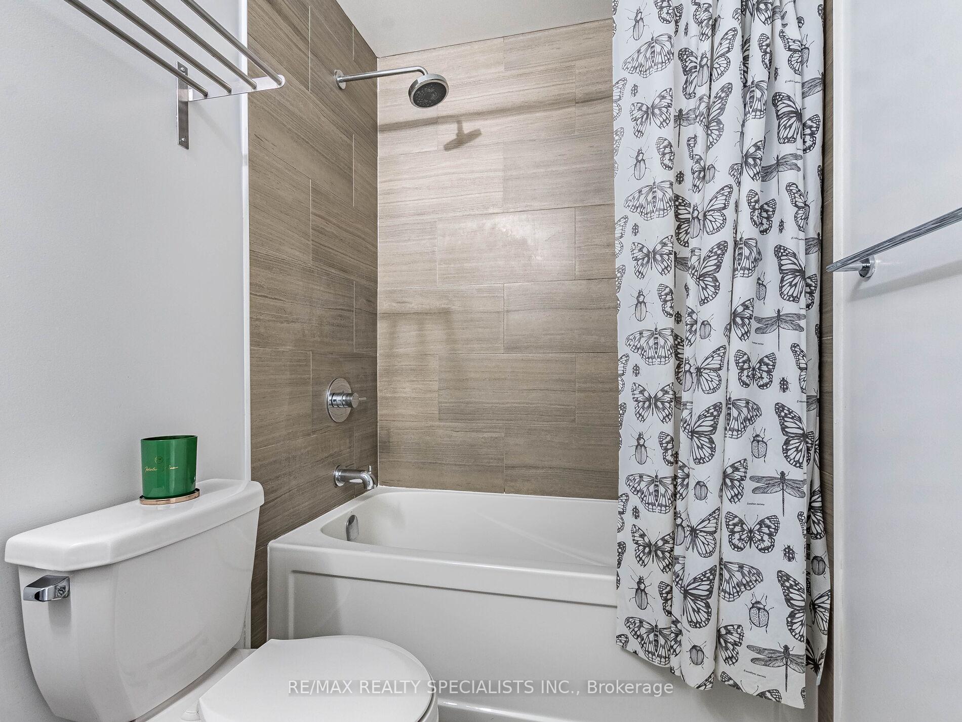 2 Bedrooms Condo at 2560 Eglinton, Mississauga For sale