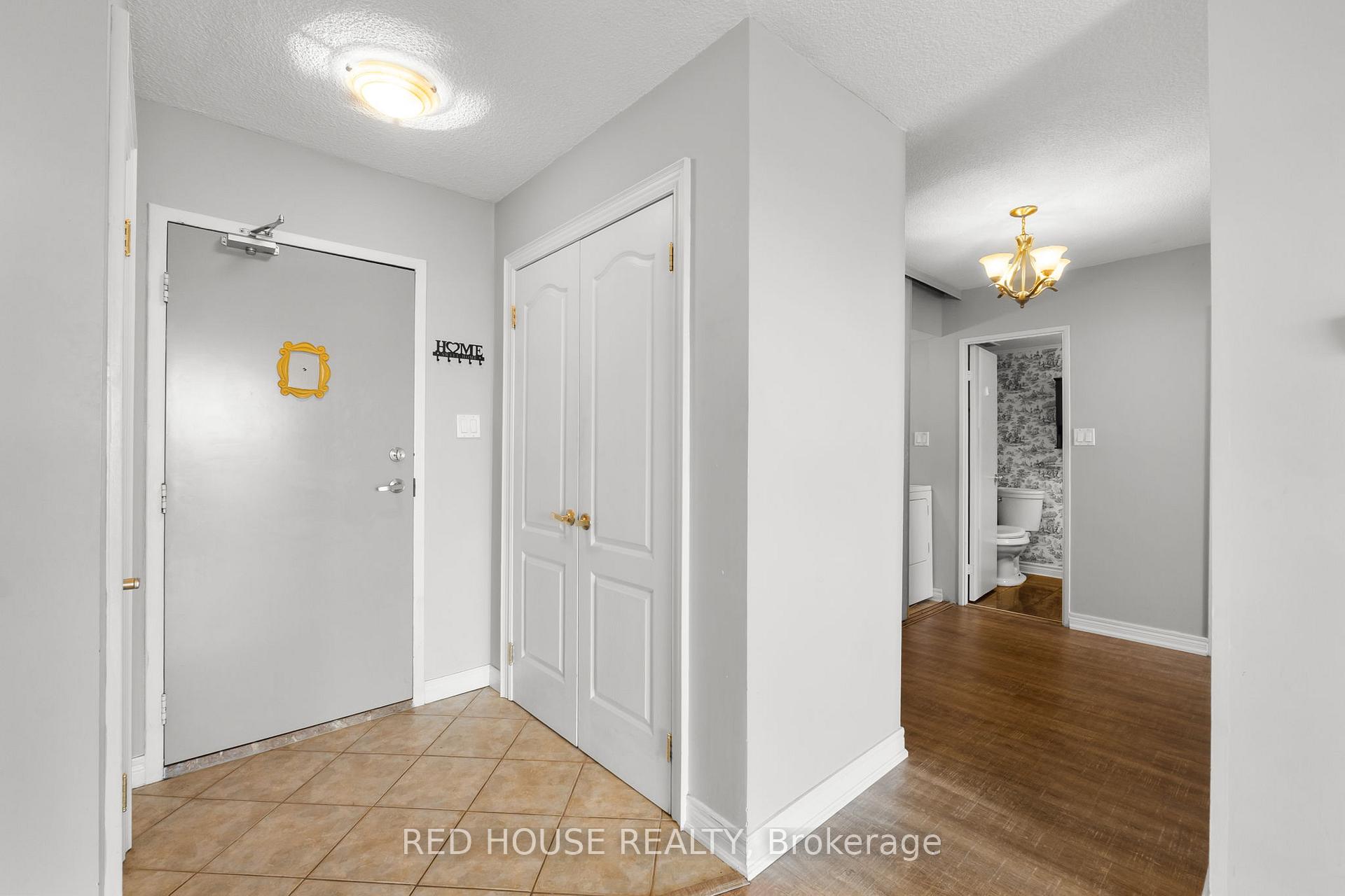 3 Bedrooms Condo at 500 Green, Hamilton For sale