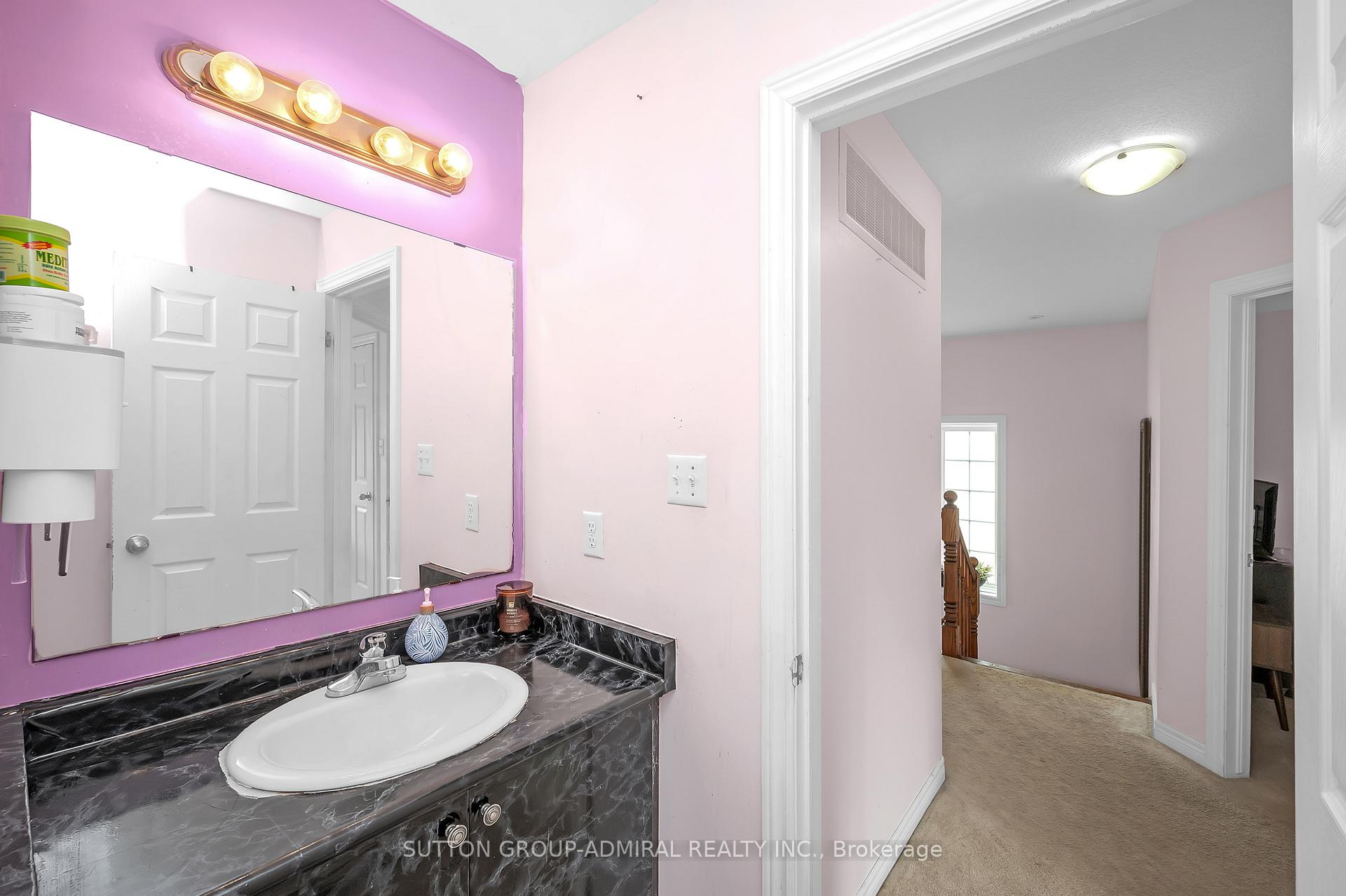 4 Bedrooms Condo at 6 Atessa,  Hamilton For sale