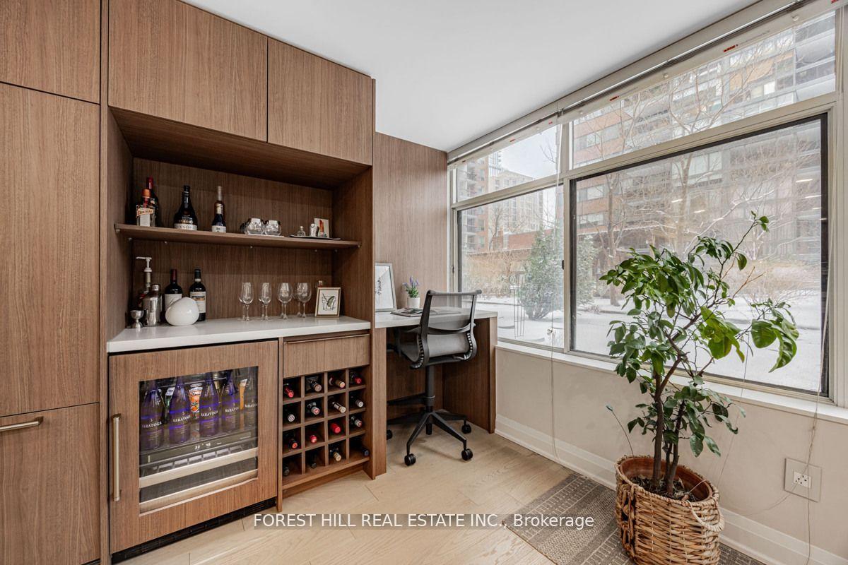 3 Bedrooms Condo at 900 Yonge, Toronto For sale