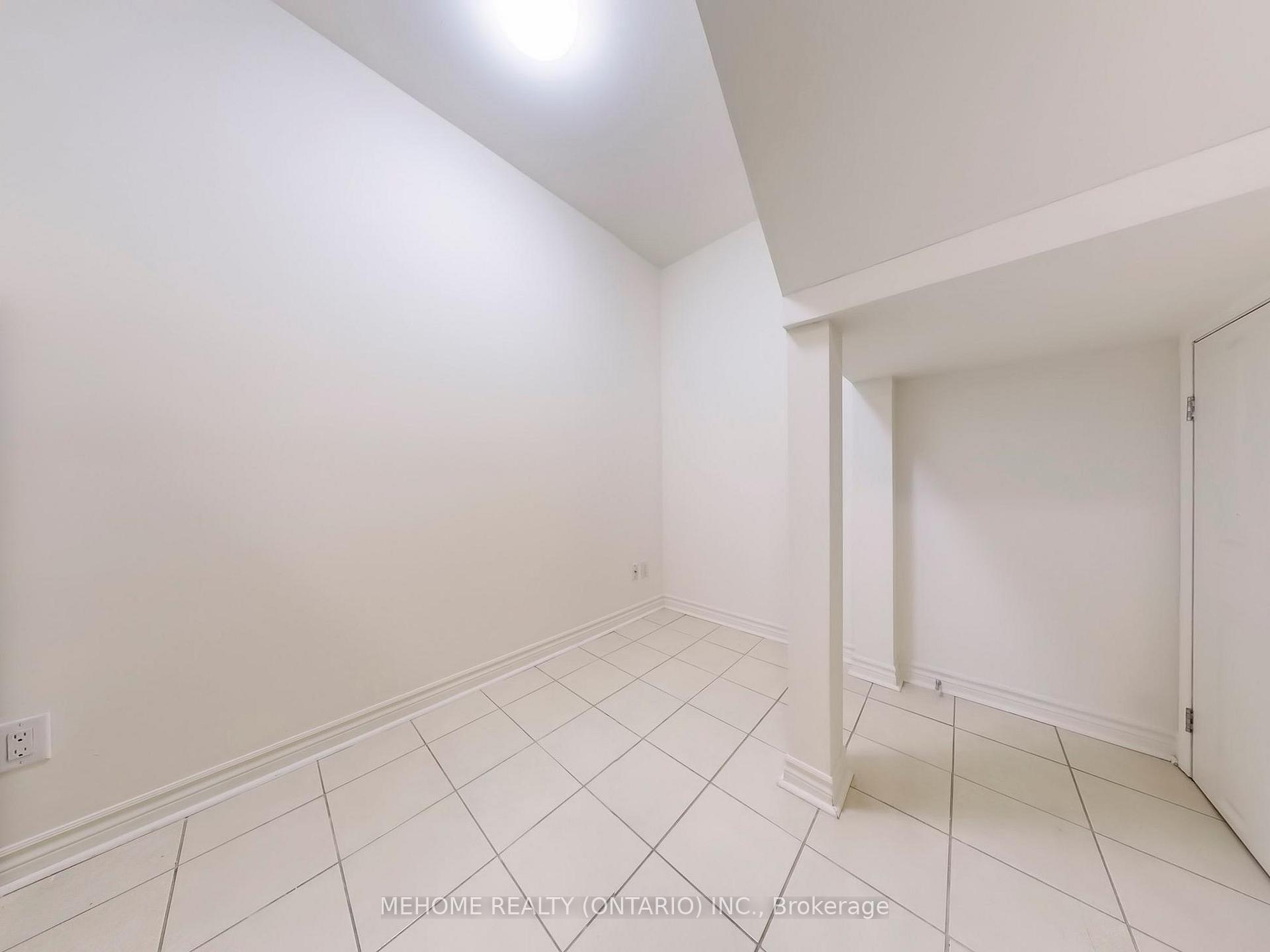3 Bedrooms Condo at 7 Brighton, Vaughan For sale