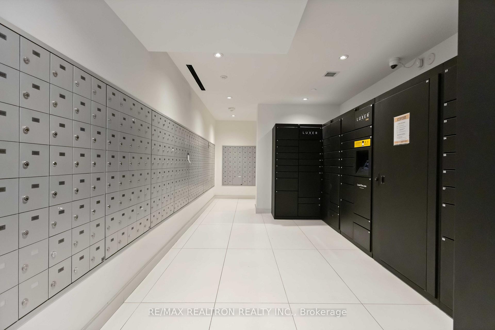 2 Bedrooms Condo at 20 Richardson, Toronto For sale