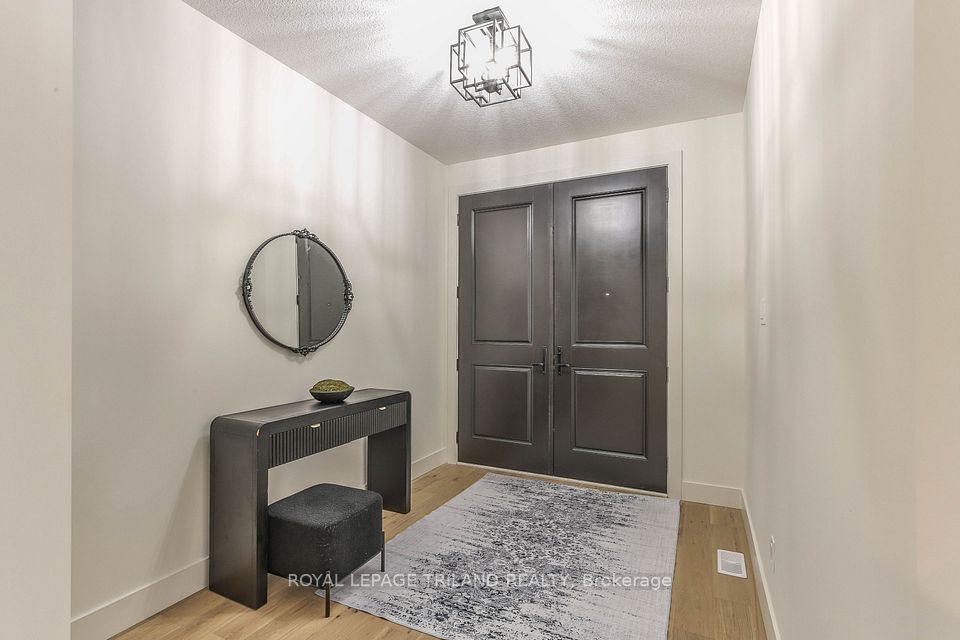 4049 Big Leaf Trail, London South, ON N6P 0K2