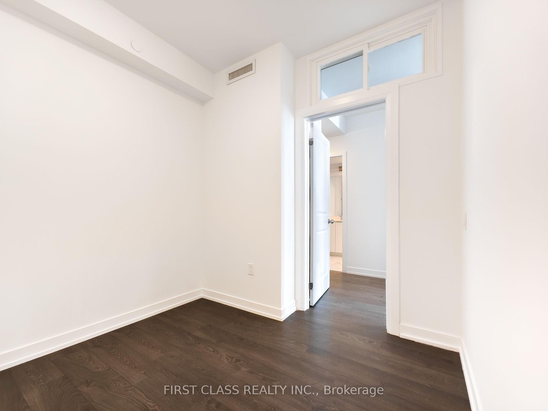 2 Bedrooms Condo at 8 Olympic Garden, Toronto For sale
