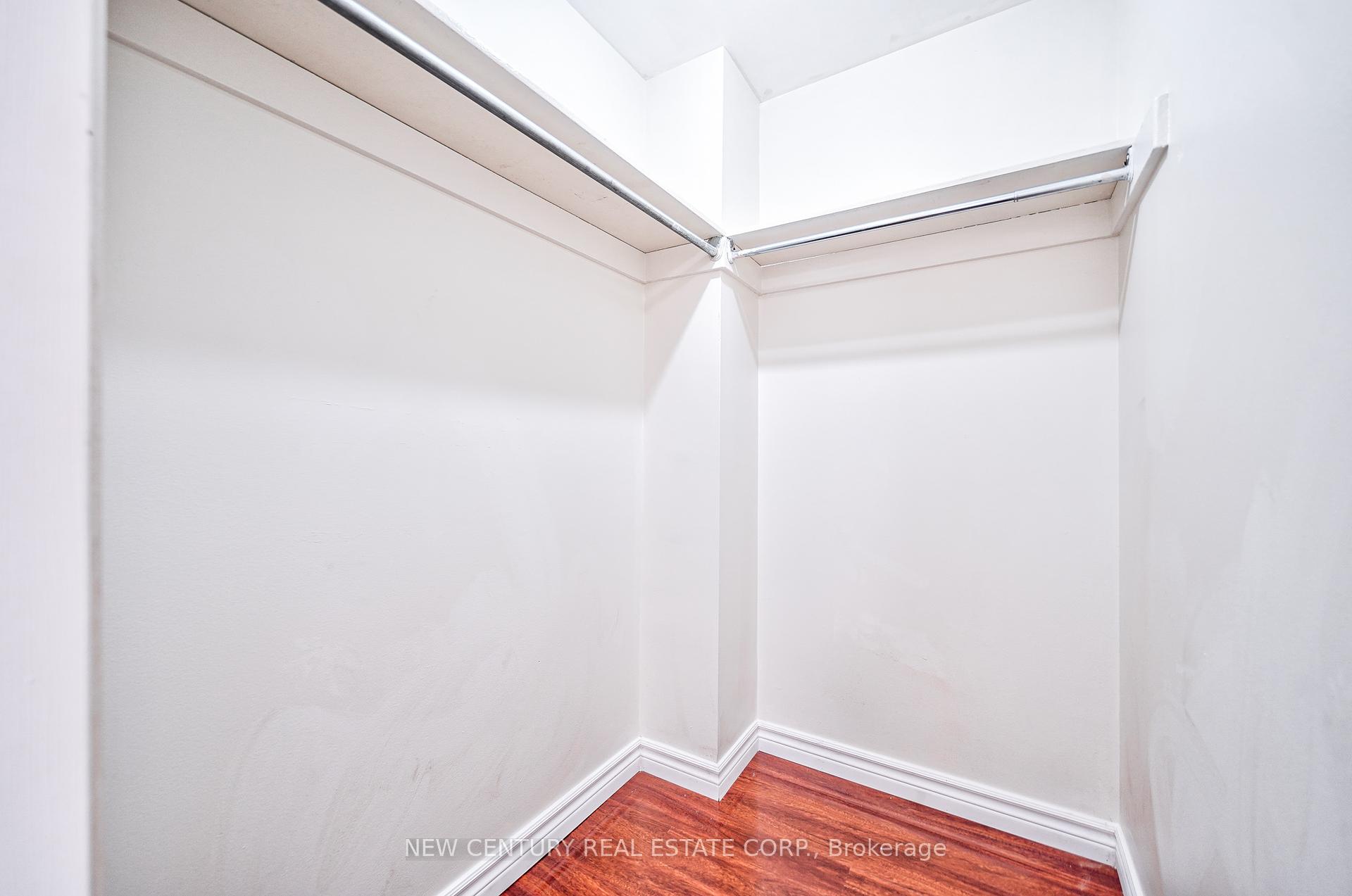 3 Bedrooms Condo at 92 Trailridge,  Toronto For sale