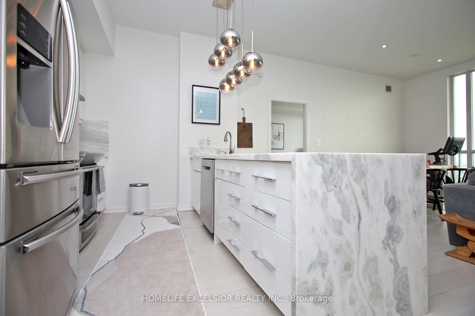 2 Bedrooms Condo at 70 Forest Manor, Toronto For sale