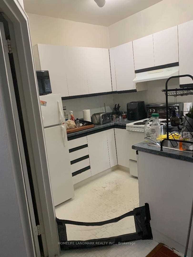 220 Gerrard Street E, #3
