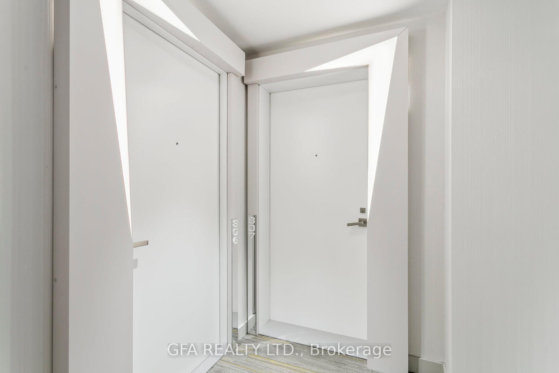 2 Bedrooms Condo at 30 Ordnance, Toronto For sale
