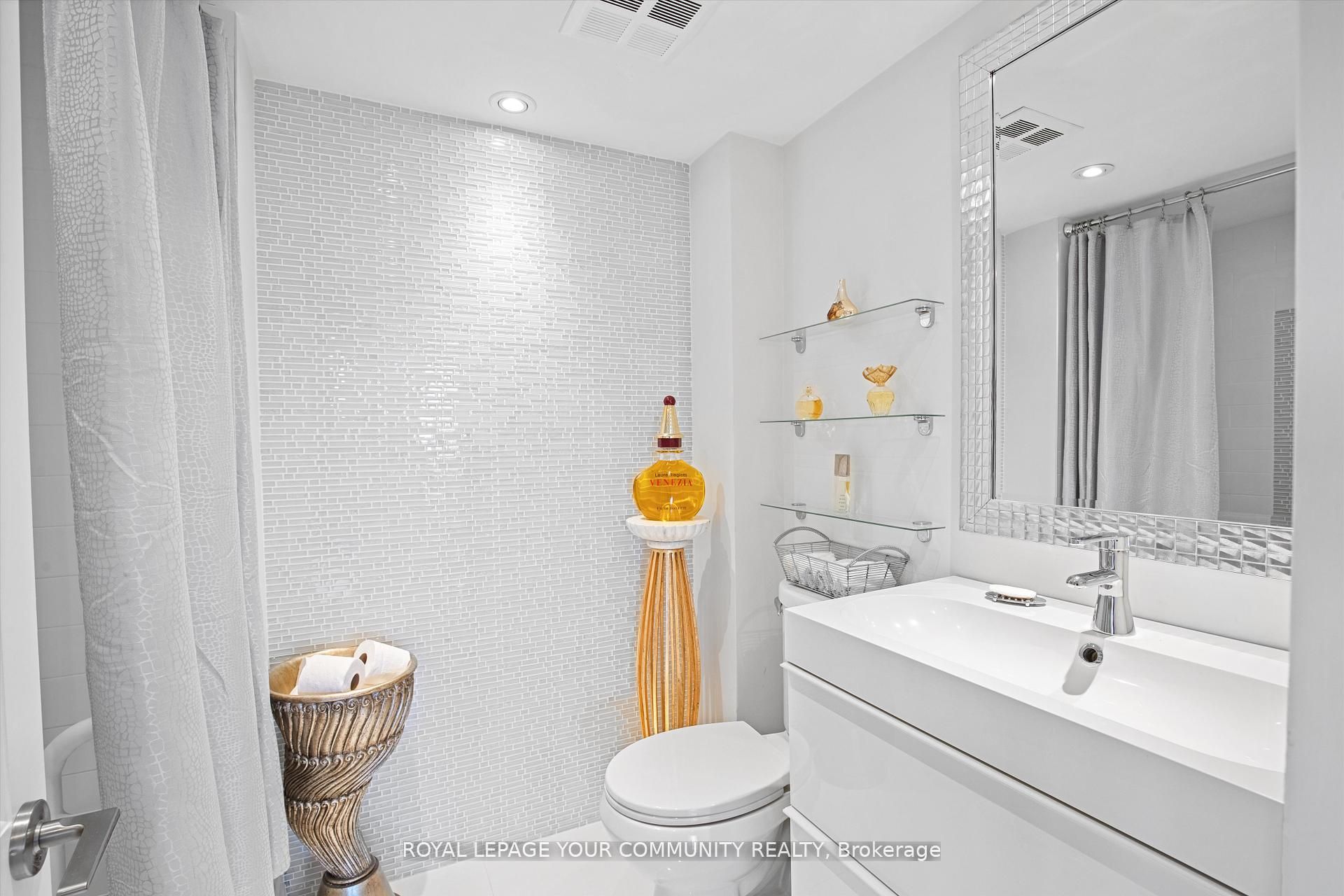 7420 Bathurst Street, #503