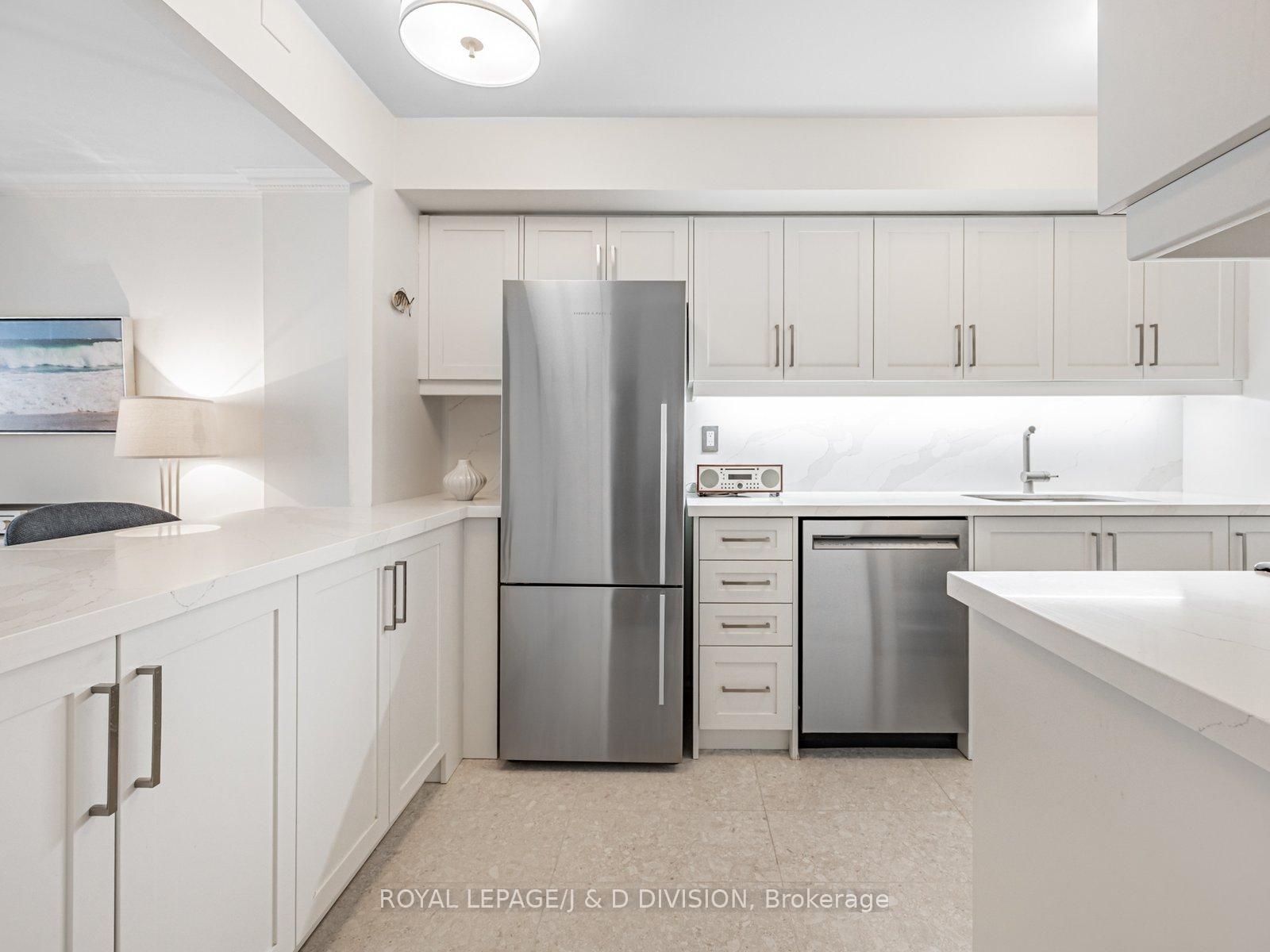 2 Bedrooms Condo at 80 Front,  Toronto For sale