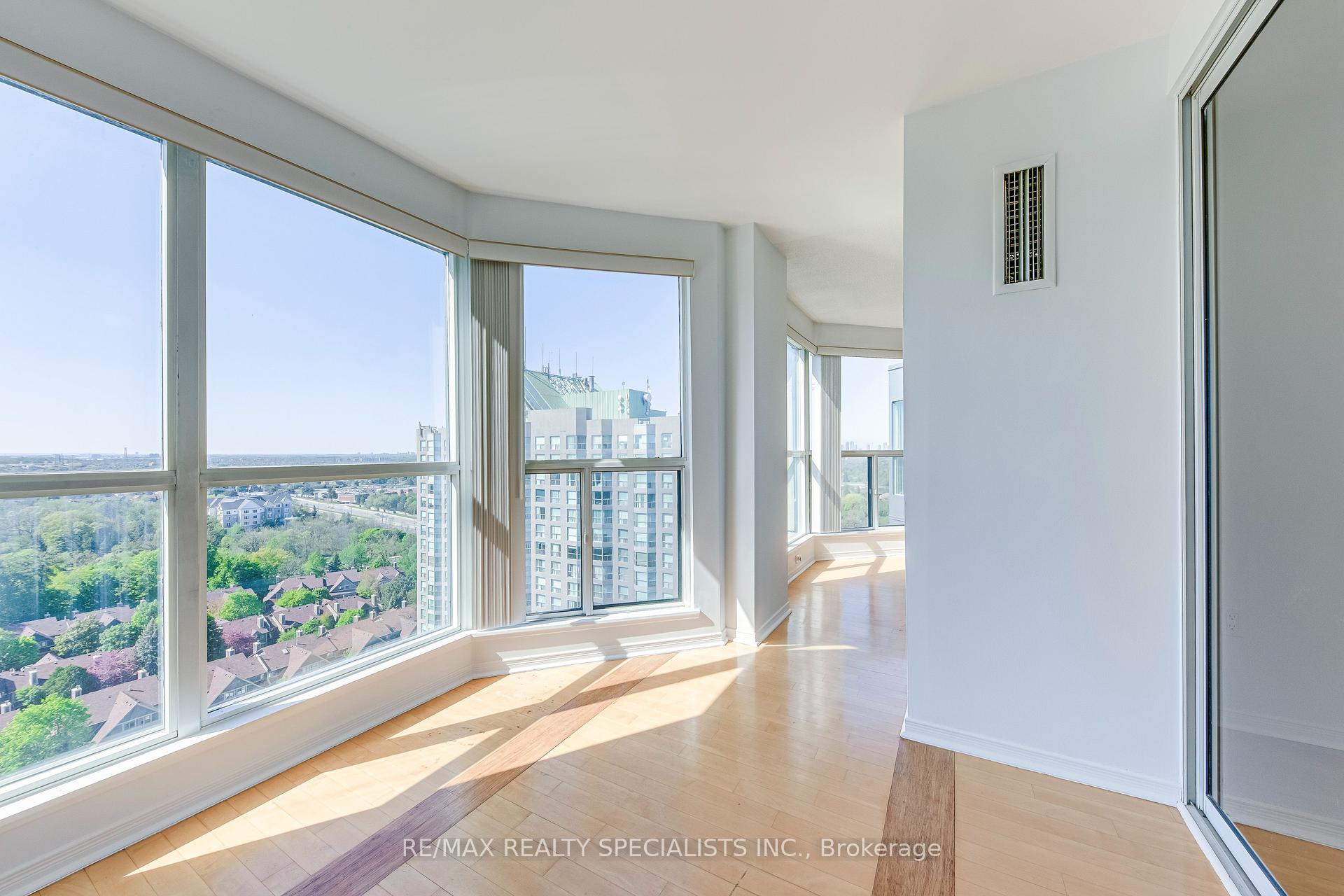 2 Bedrooms Condo at 2177 Burnhamthorpe, Mississauga For sale