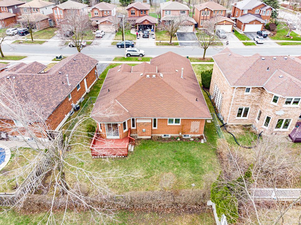 85 Arthur Avenue, Barrie, ON L4M 6H6