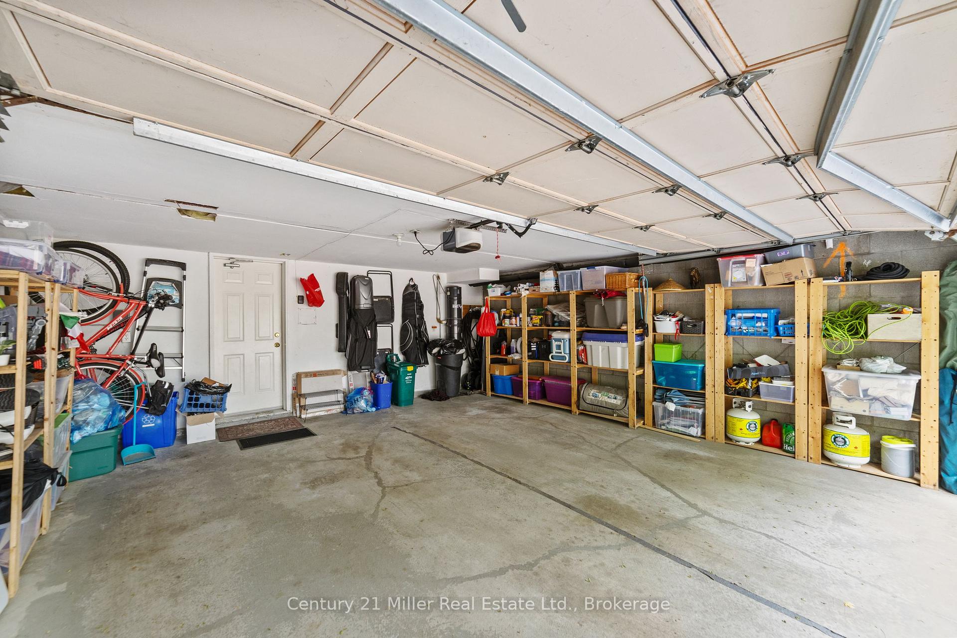 2 Bedrooms Condo at 1061 North Shore, Burlington For sale
