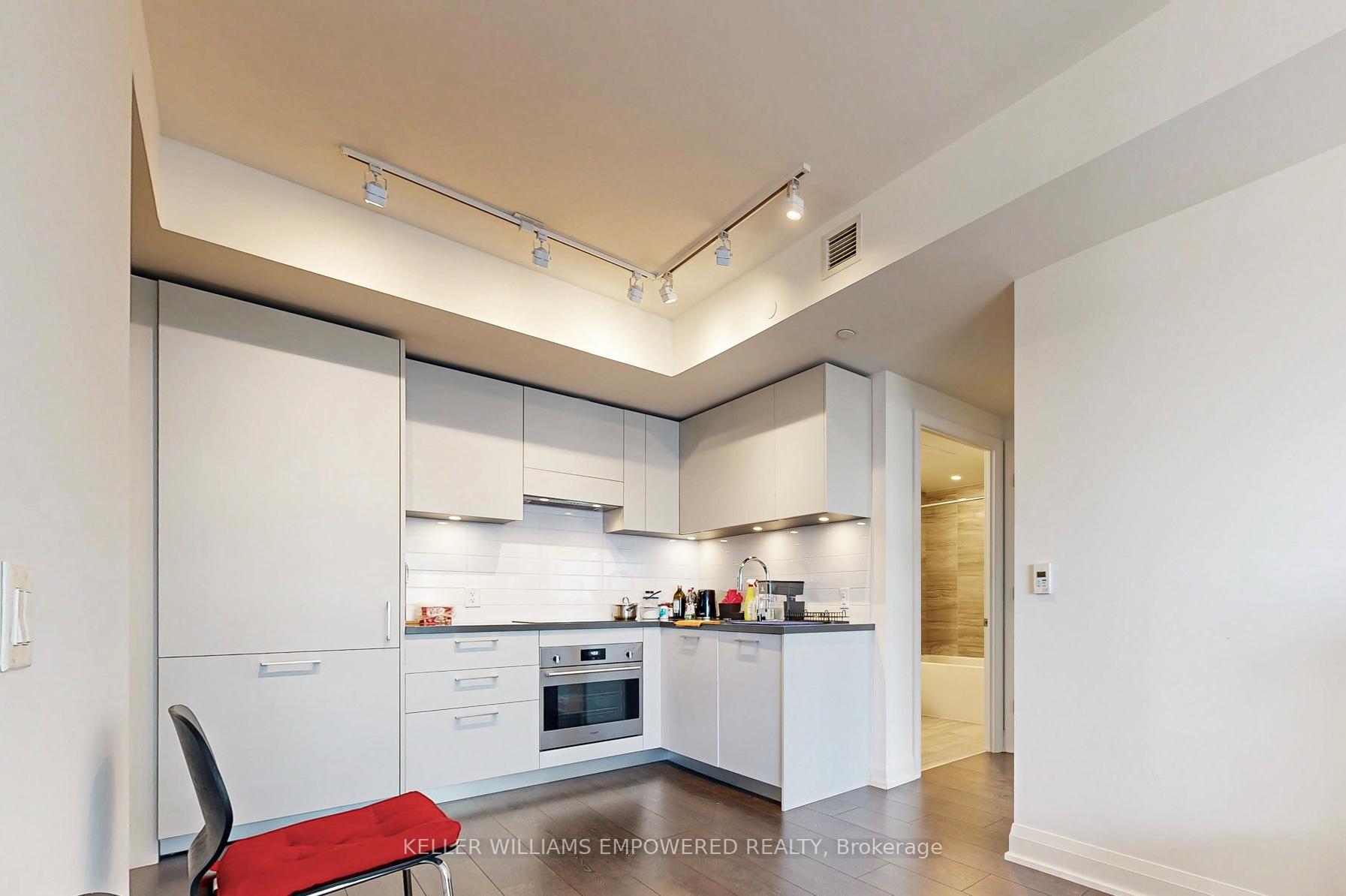 1 Bedroom Condo at 33 Frederick Todd, Toronto For sale