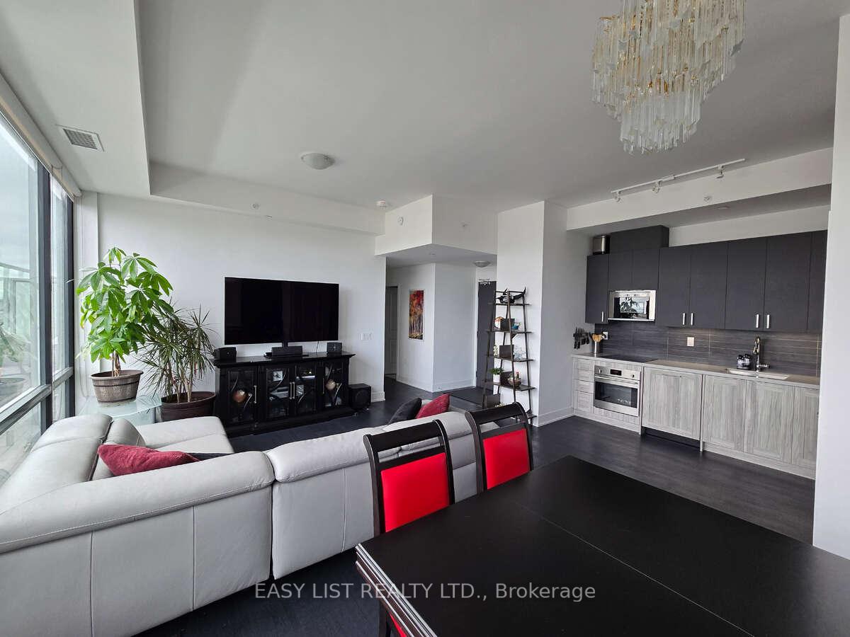2 Bedrooms Condo at 2908 Highway 7, Vaughan For sale