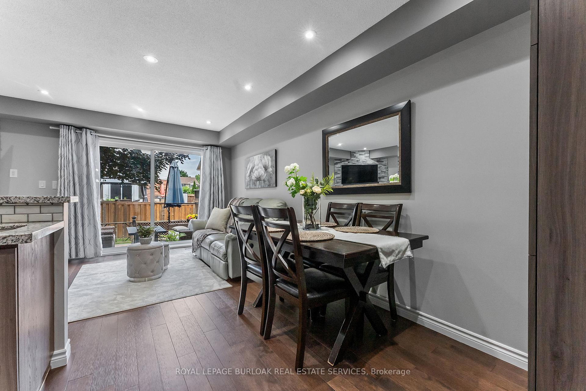 3 Bedrooms Condo at 2025 Cleaver, Burlington For sale