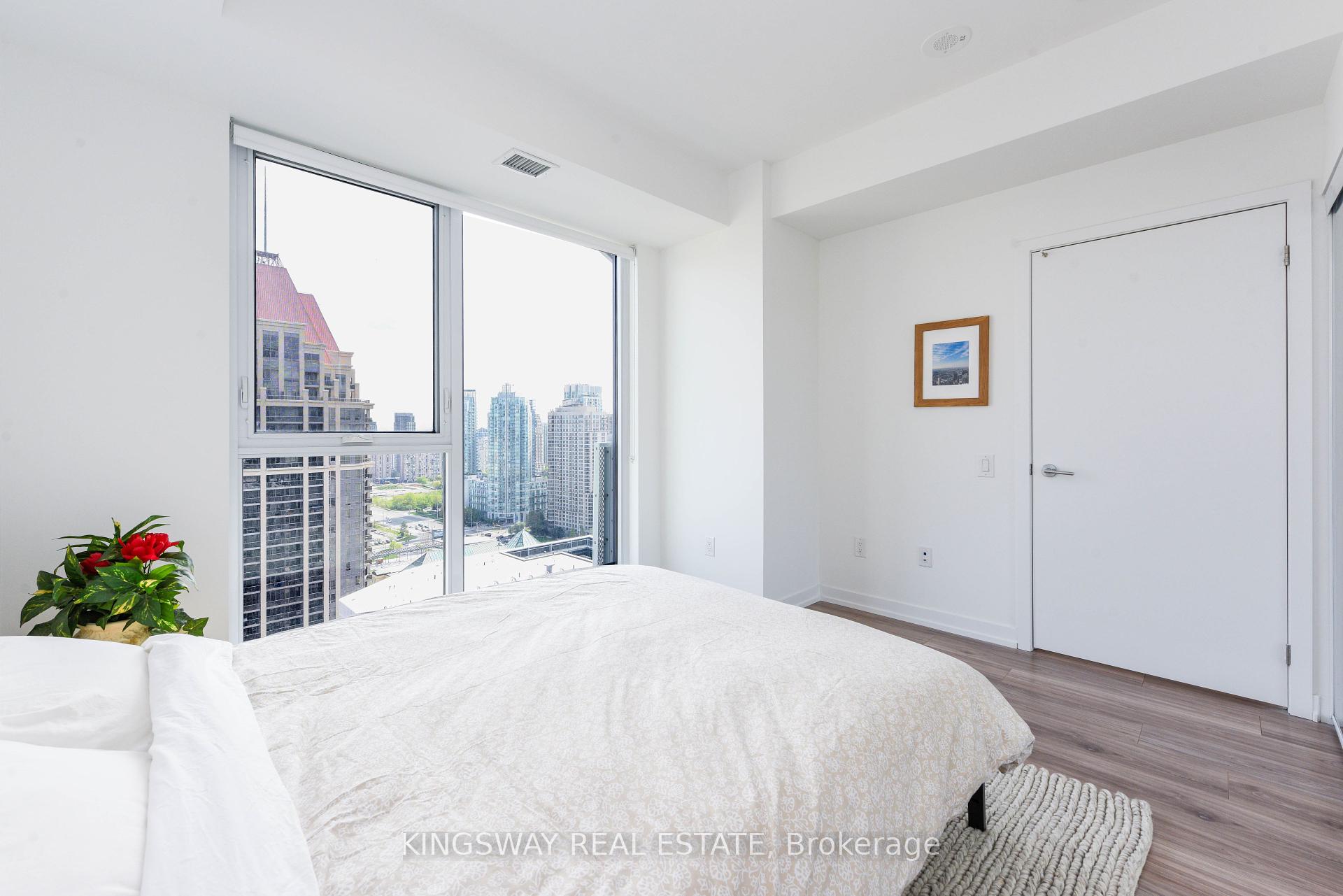 2 Bedrooms Condo at 4065 Confederation, Mississauga For sale