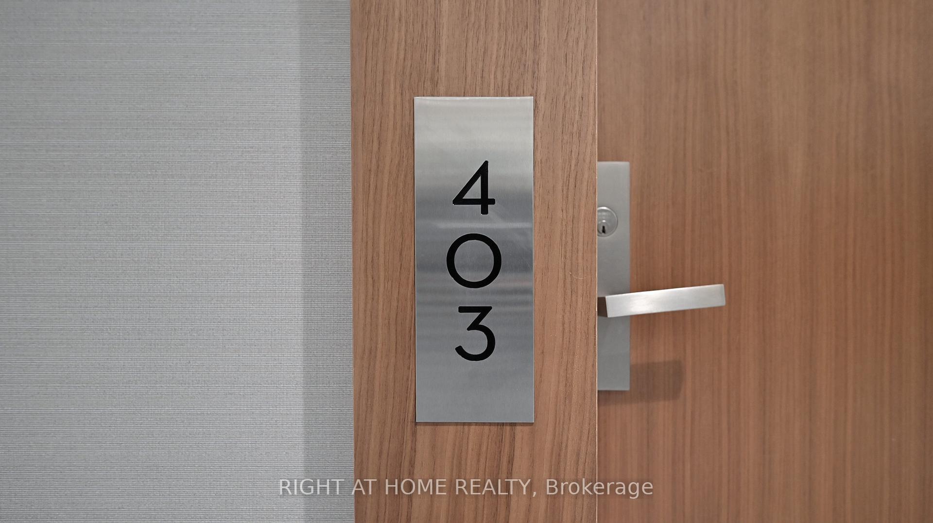 2 Bedrooms Condo at 15 Queens, Toronto For sale