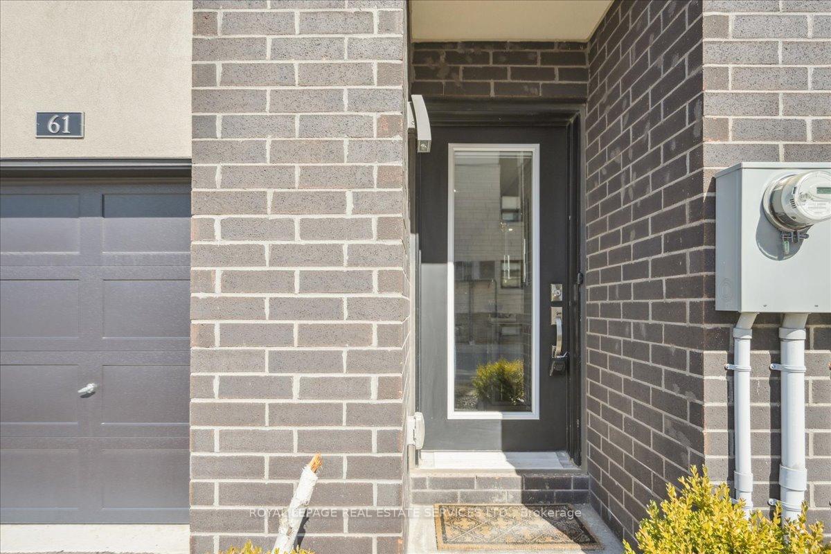 4 Bedrooms Condo at 1121 Cooke, Burlington For sale