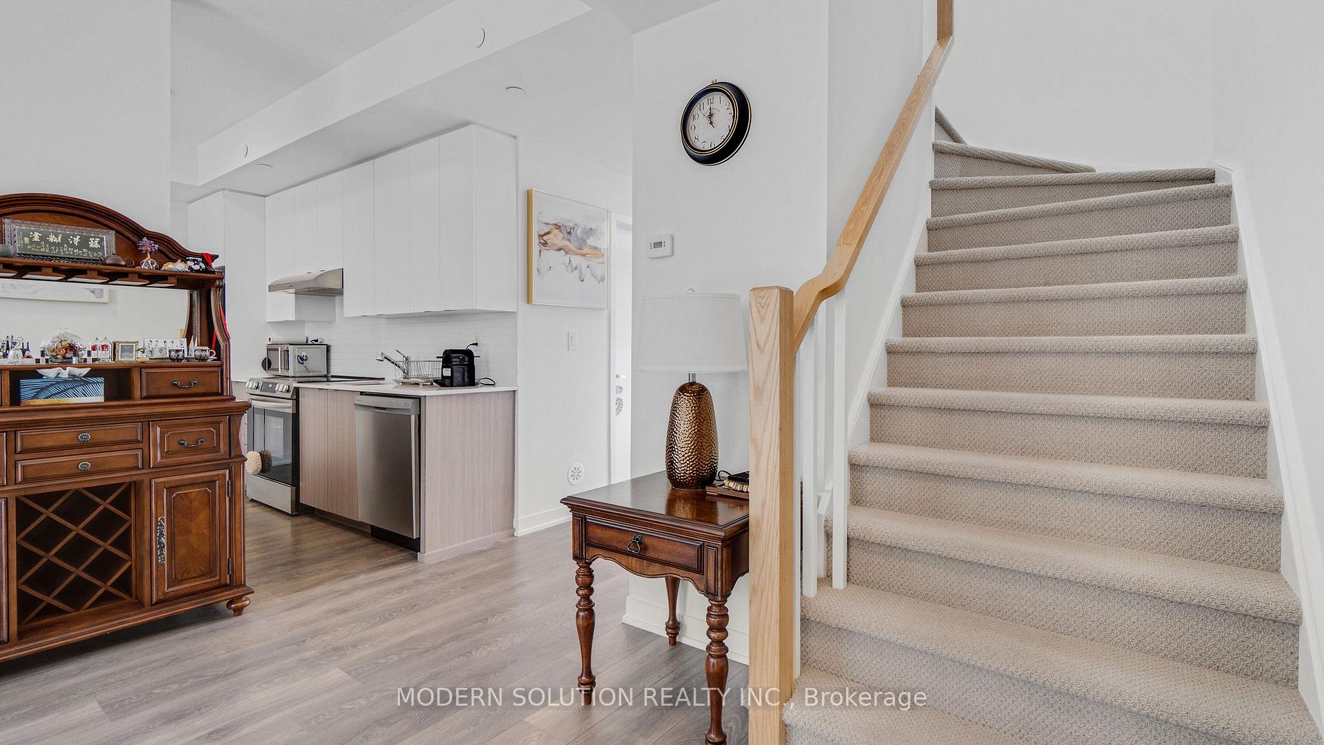 2 Bedrooms Condo at 155 Canon Jackson, Toronto For sale