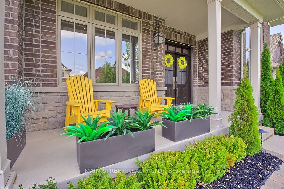 18 Country Club Crescent, Uxbridge, ON L9P 0B8