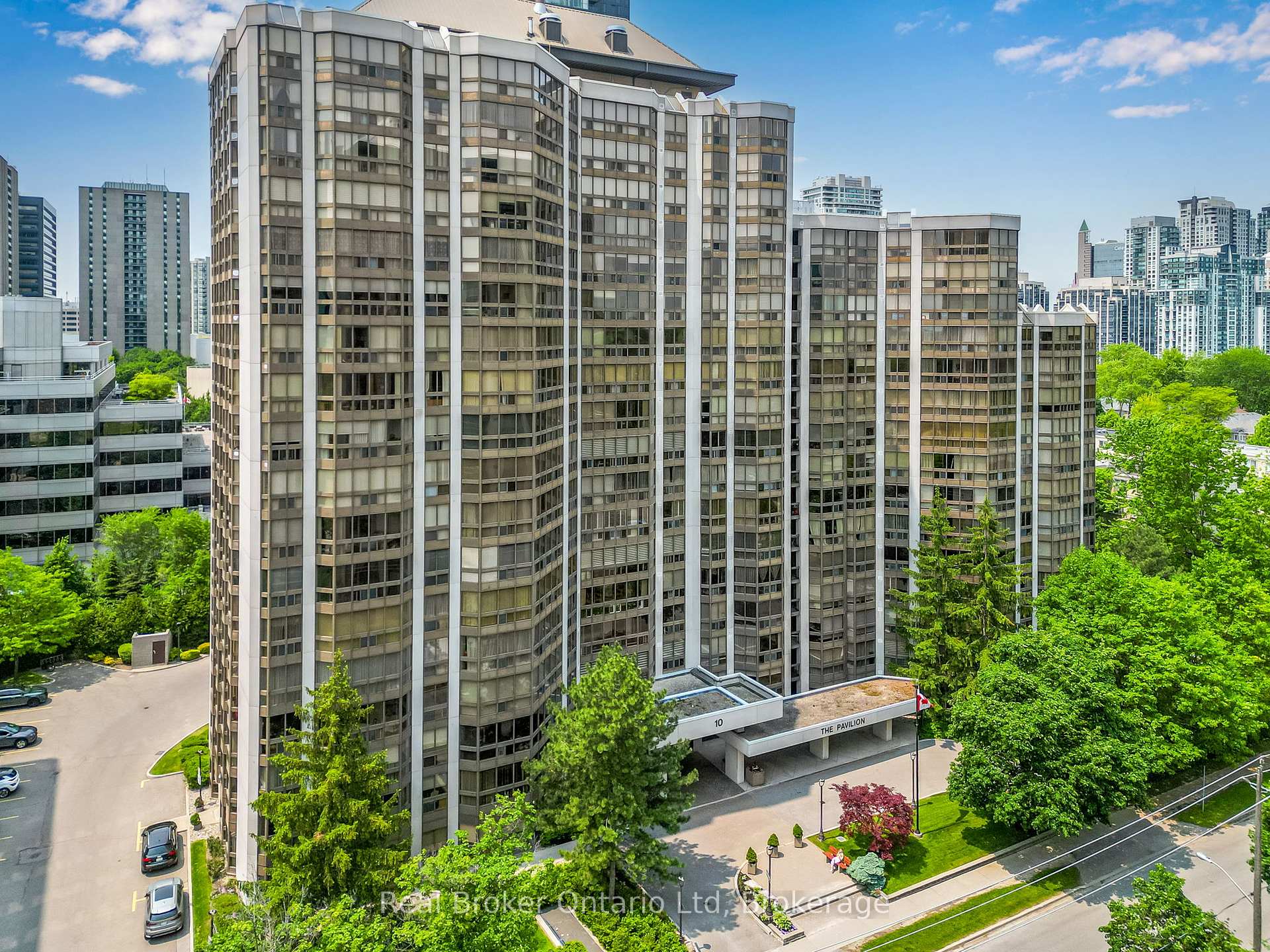 2 Bedrooms Condo at 10 Kenneth, Toronto For sale