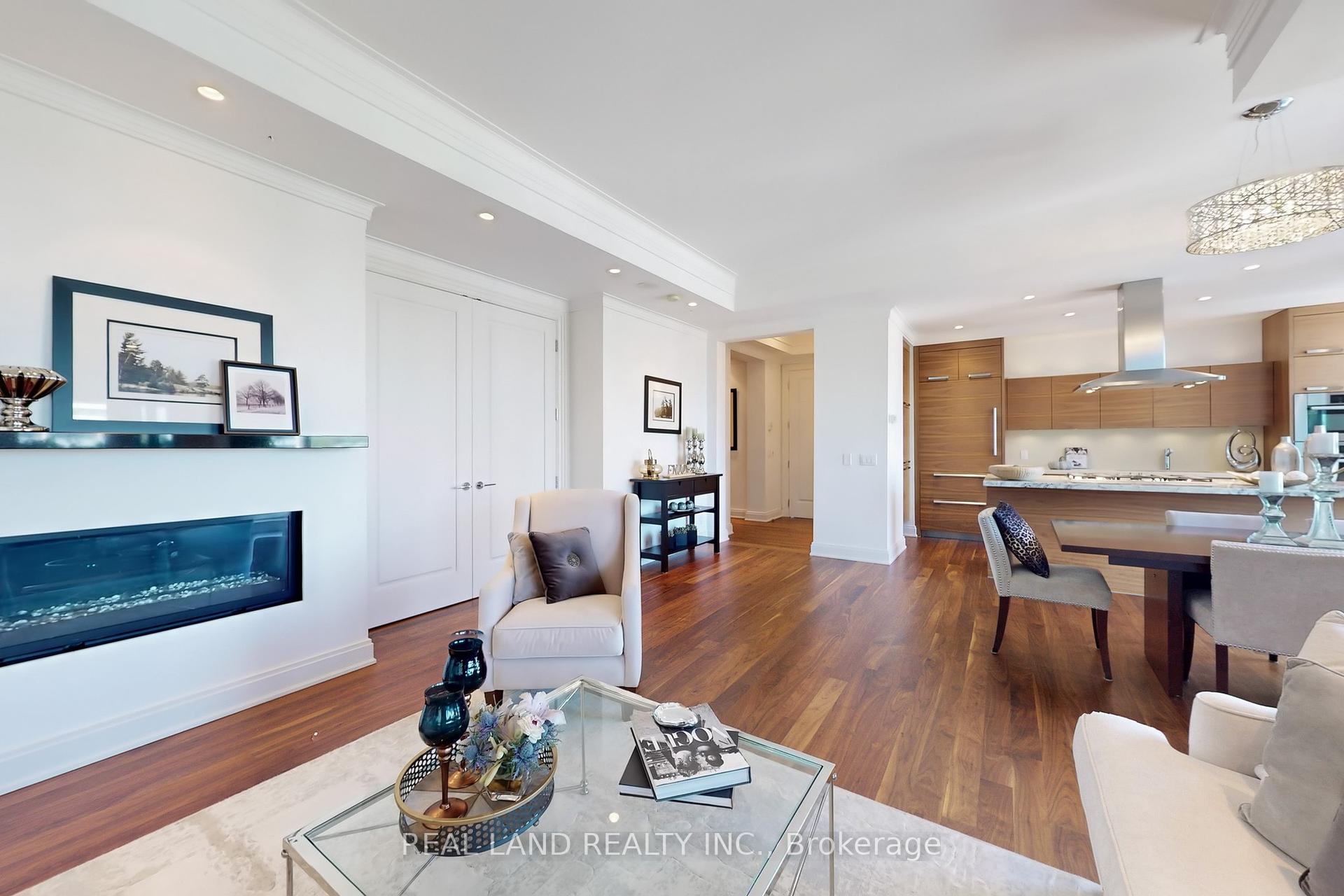 2 Bedrooms Condo at 206 Bloor, Toronto For sale