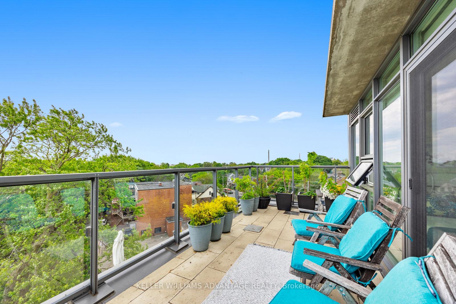 2 Bedrooms Condo at 60 Haslett, Toronto For sale