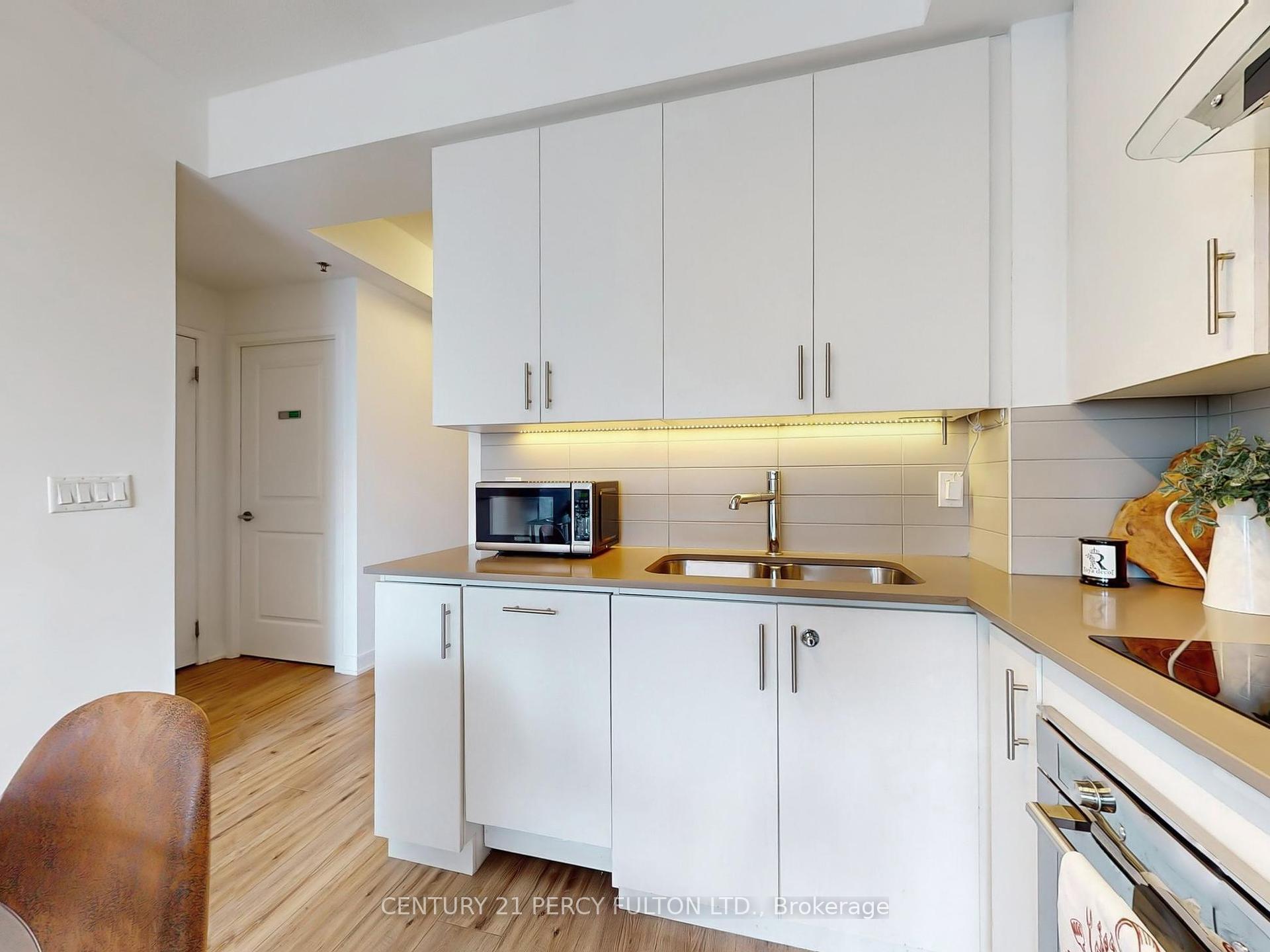 2 Bedrooms Condo at 195 Bonis, Toronto For sale