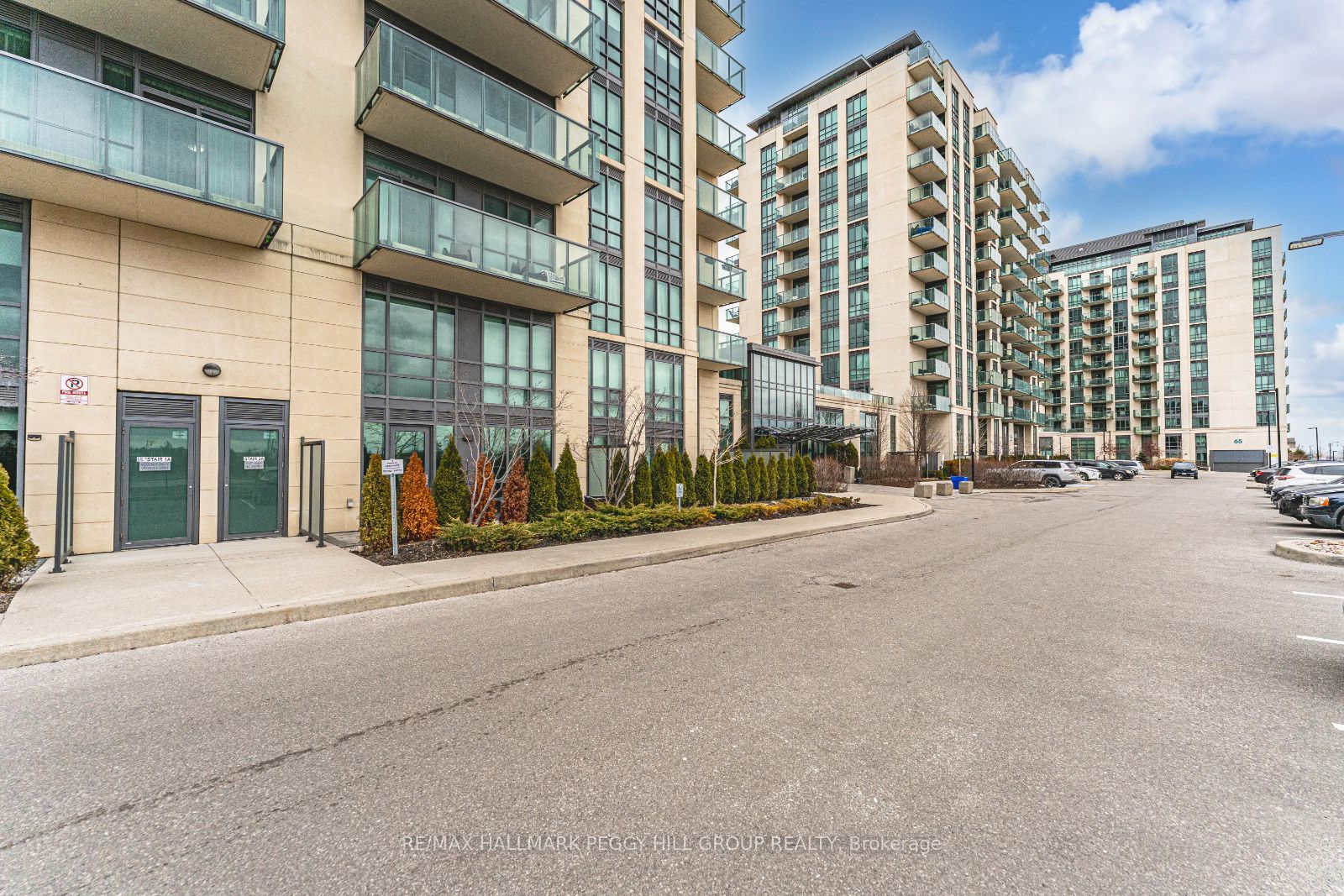45 Yorkland Boulevard, #206