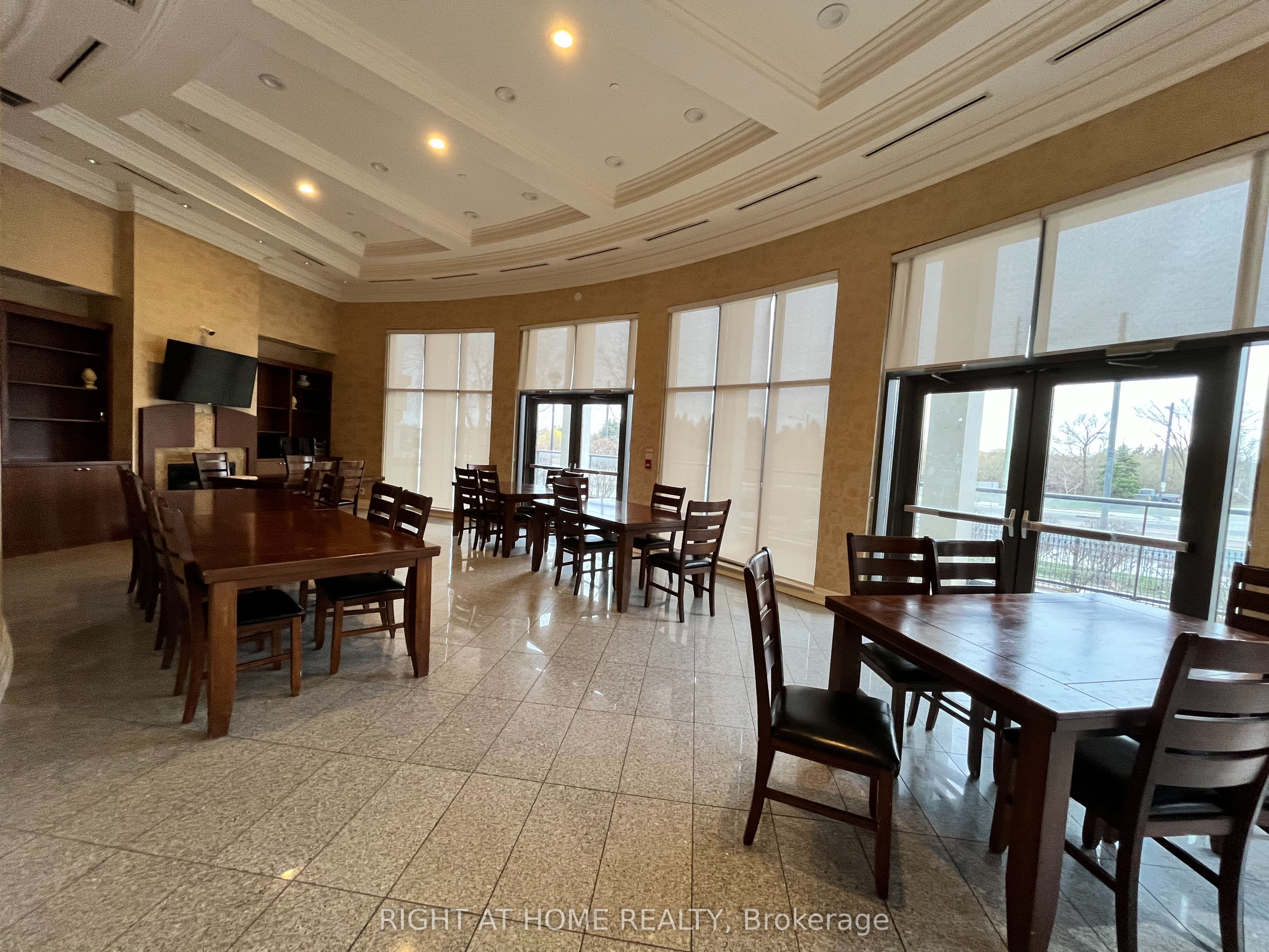 11121 Yonge Street, ## 602