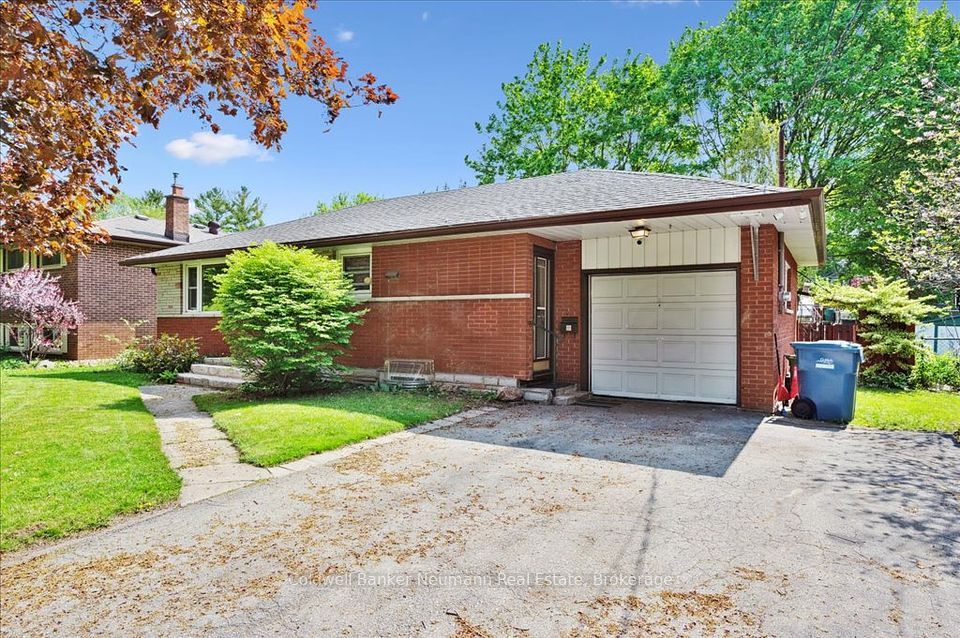 100 Guelph