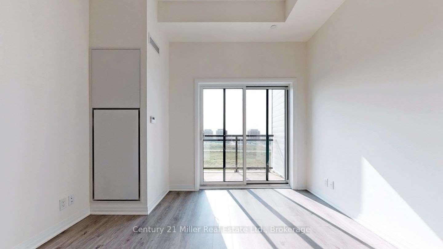 2 Bedrooms Condo at 128 Grovewood, Oakville For sale