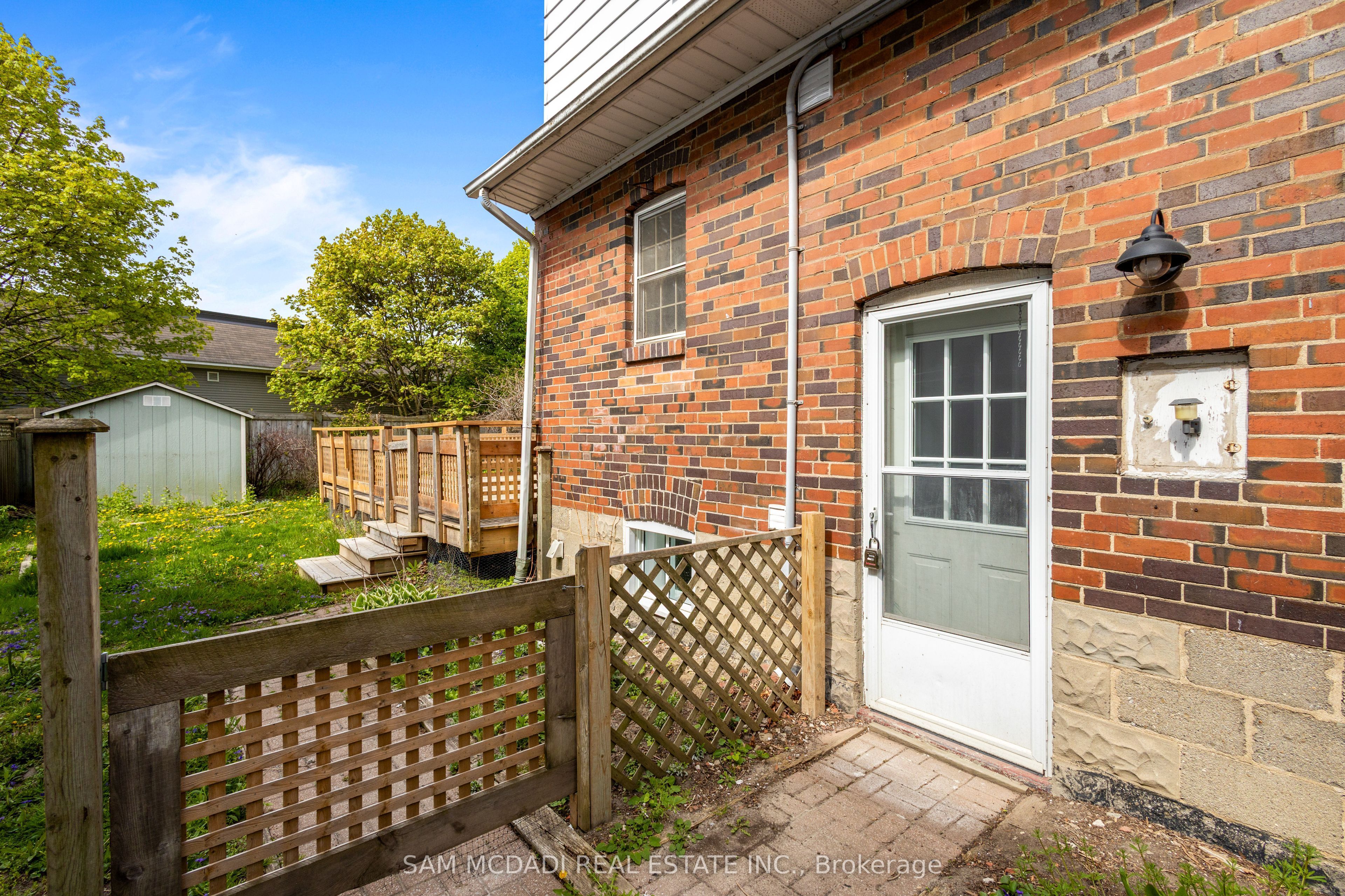 8 Wesley Crescent