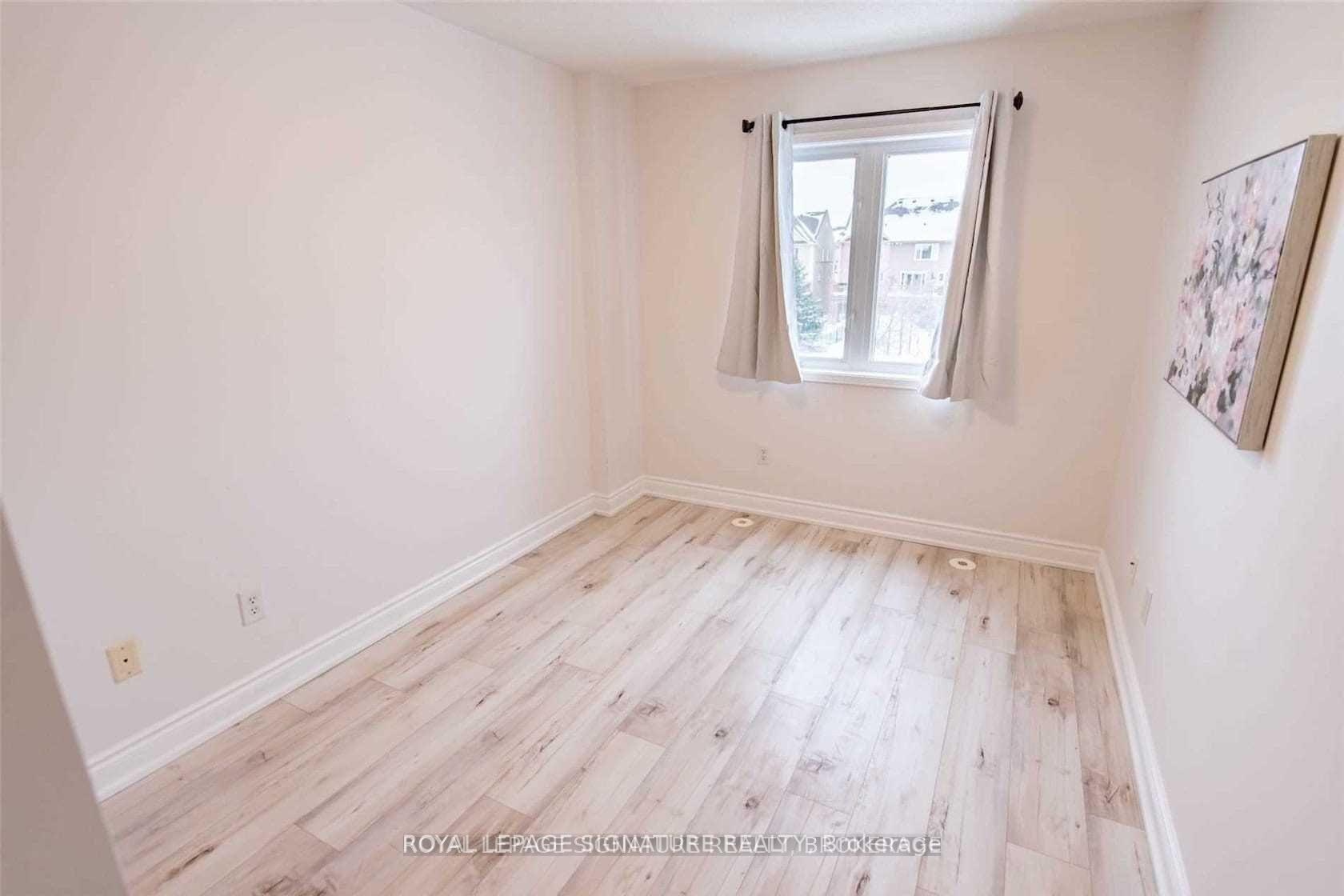 2 Bedrooms Condo at 4975 Southampton, Mississauga For sale