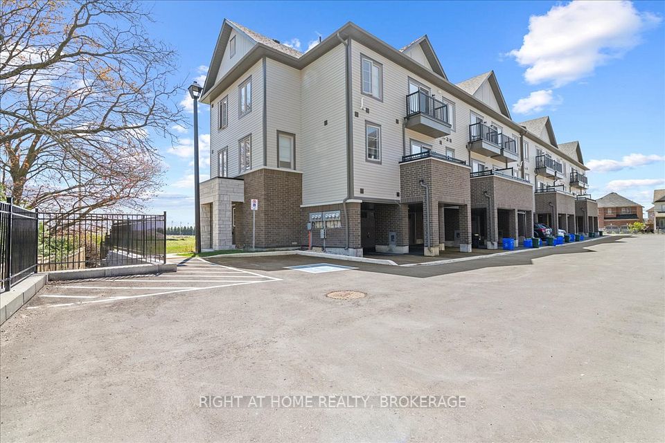 1534 Bloor Street, Clarington, ON L1E 0G9
