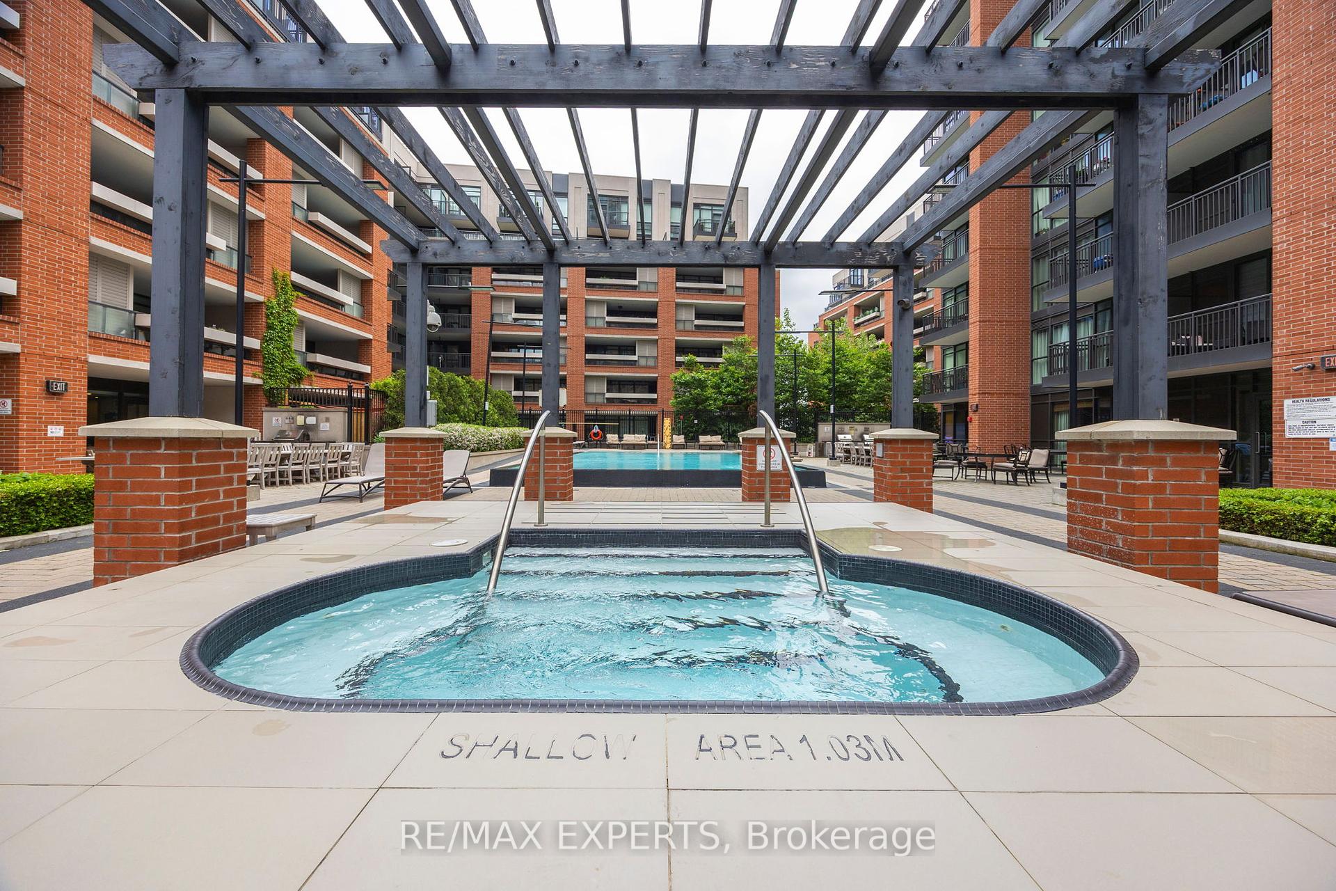 3 Bedrooms Condo at 36 Via Bagnato, Toronto For sale