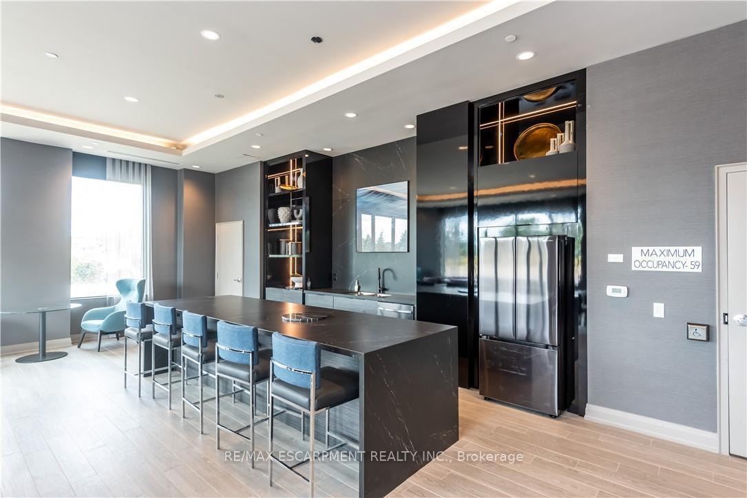 2 Bedrooms Condo at 50 KAITTING, Oakville For sale