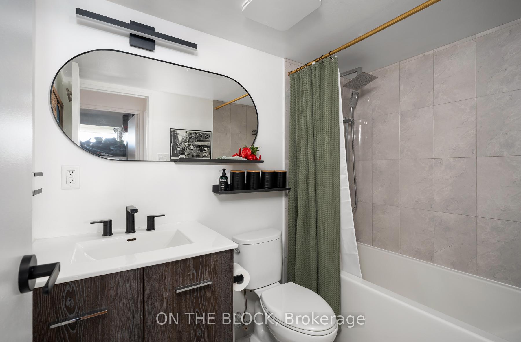 2 Bedrooms Condo at 3845 Lake Shore, Toronto For sale
