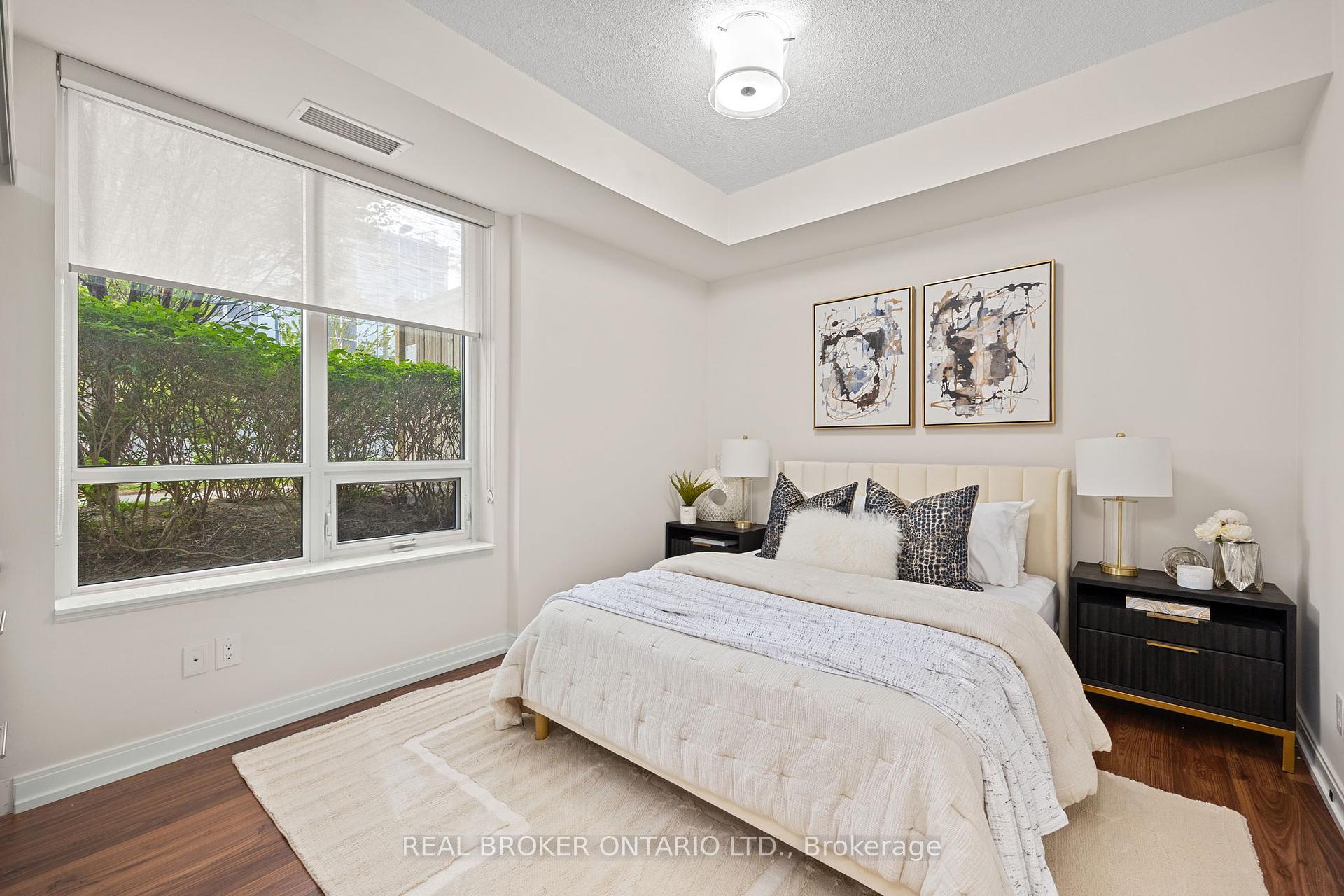 2 Bedrooms Condo at 181 Village Green, Toronto For sale
