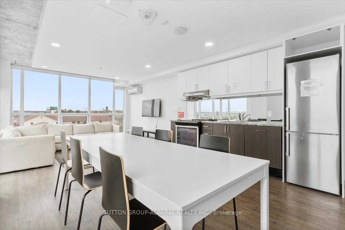1900 Simcoe Street N, #636