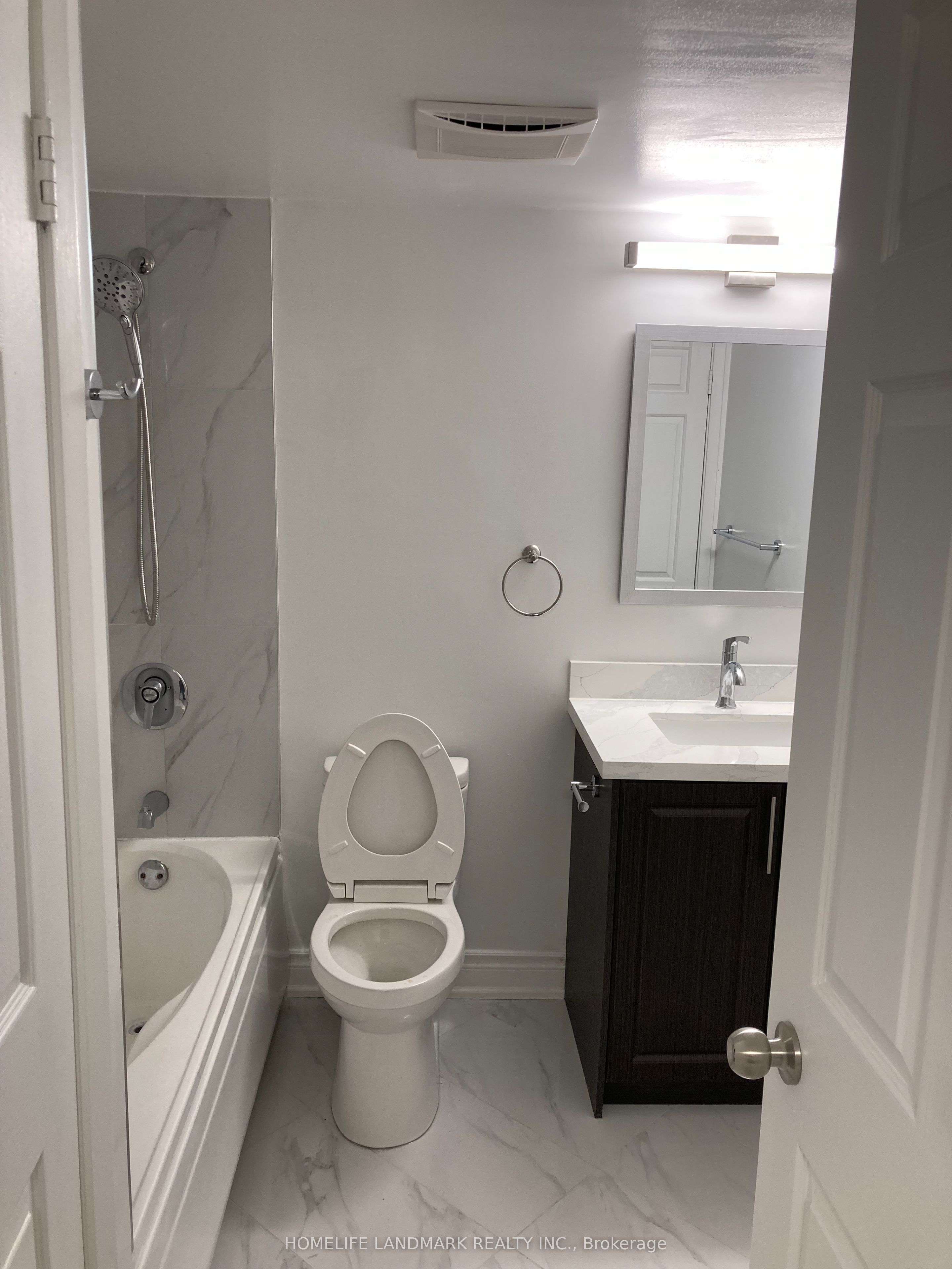 711 Bay Street, #1020