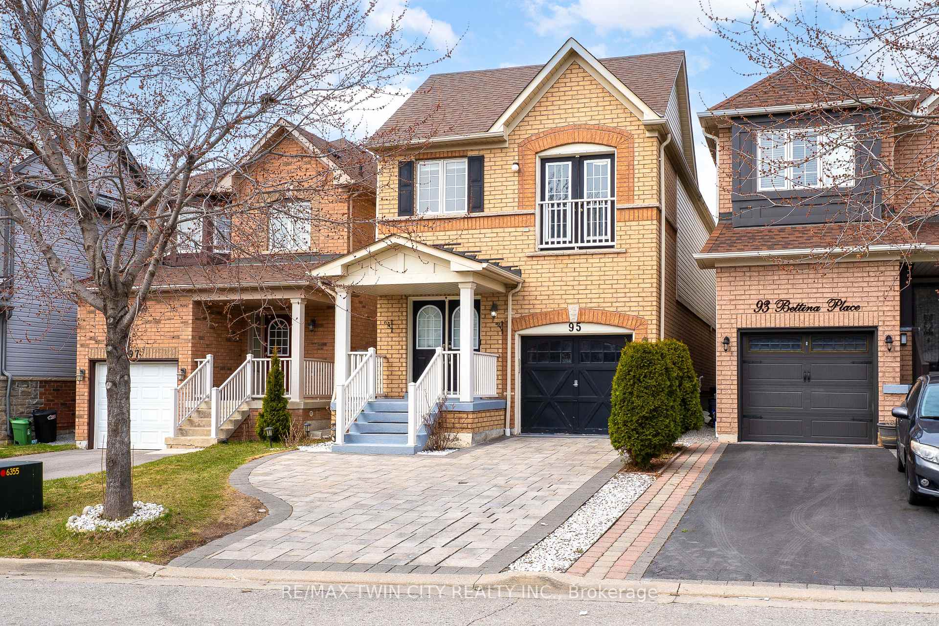 95 Bettina Place, Whitby, ON L1R 0G1