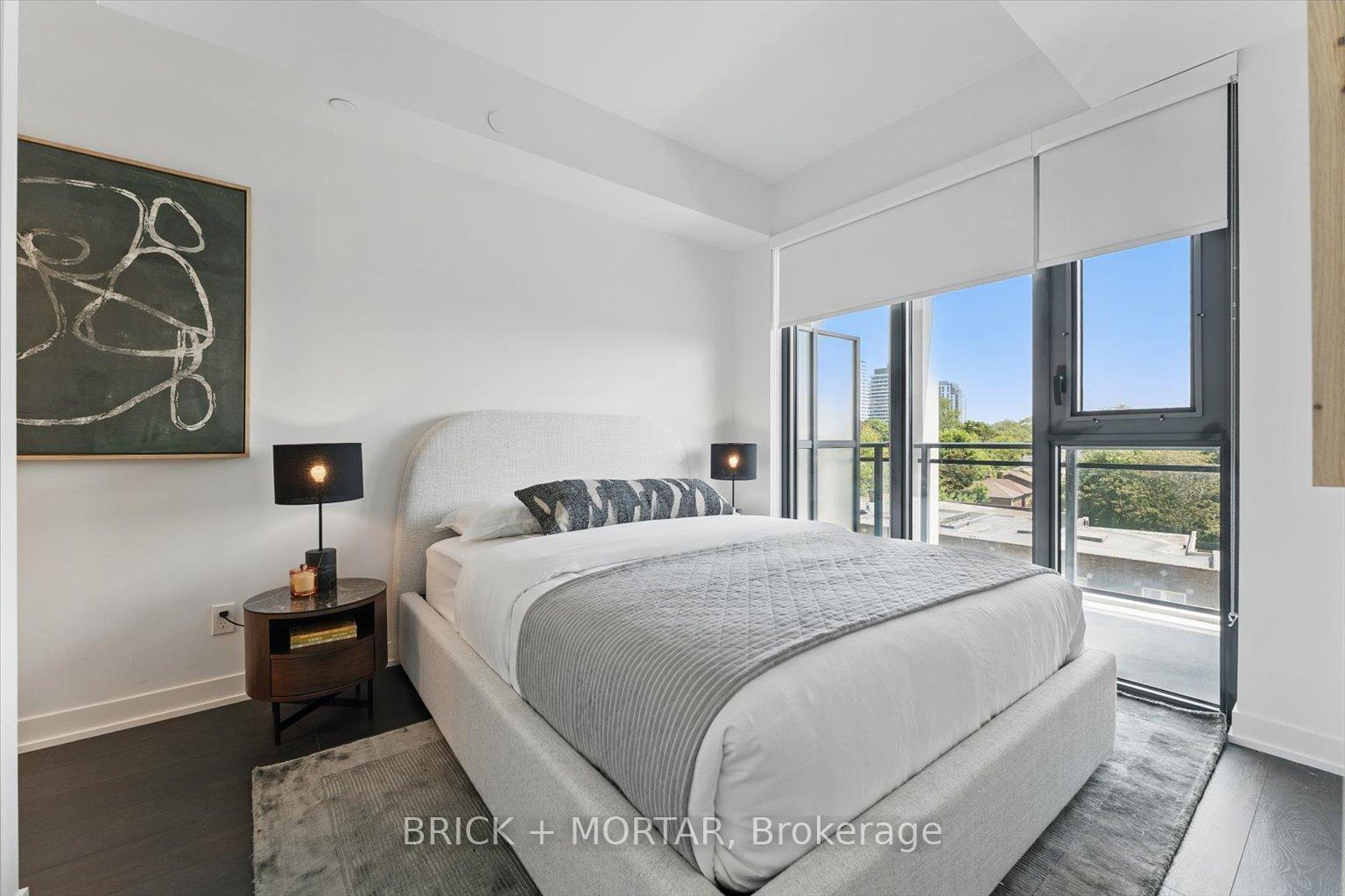 2 Bedrooms Condo at 1 Hillsdale, Toronto For sale