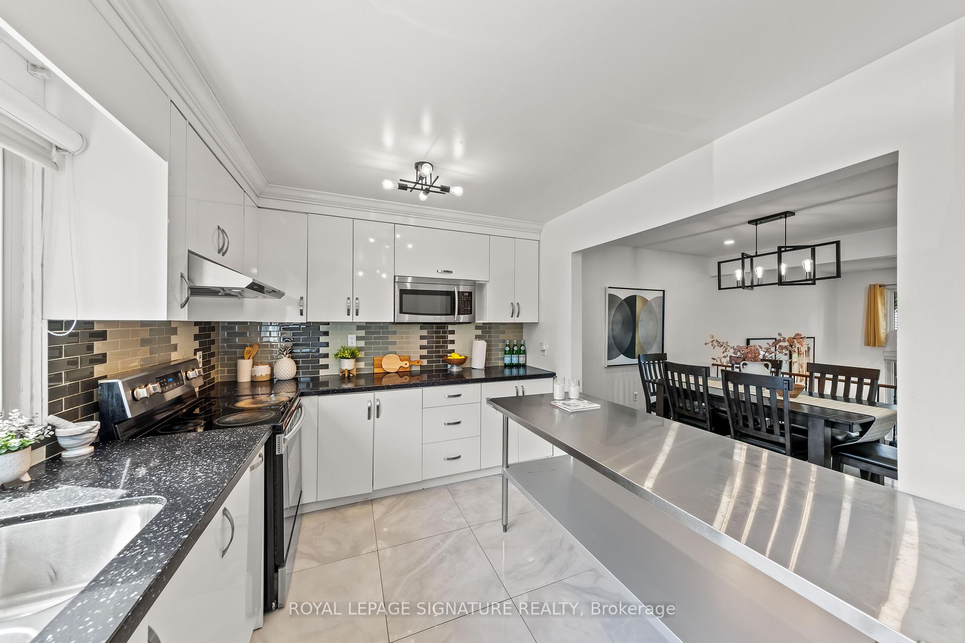 4 Bedrooms Condo at 109 Jenny Wrenway, Toronto For sale