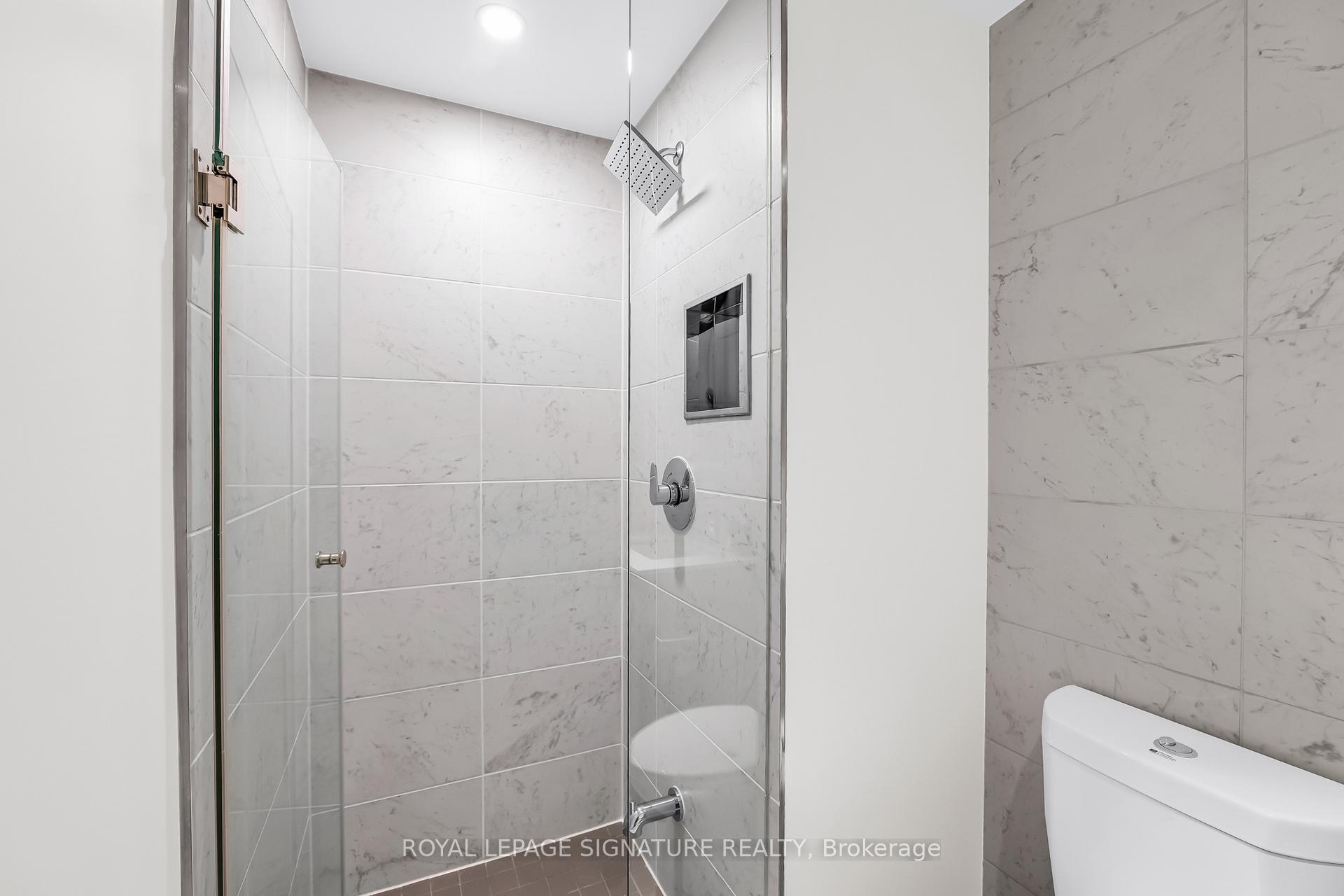 3 Bedrooms Condo at 118 Merchants’ Wharf, Toronto For sale