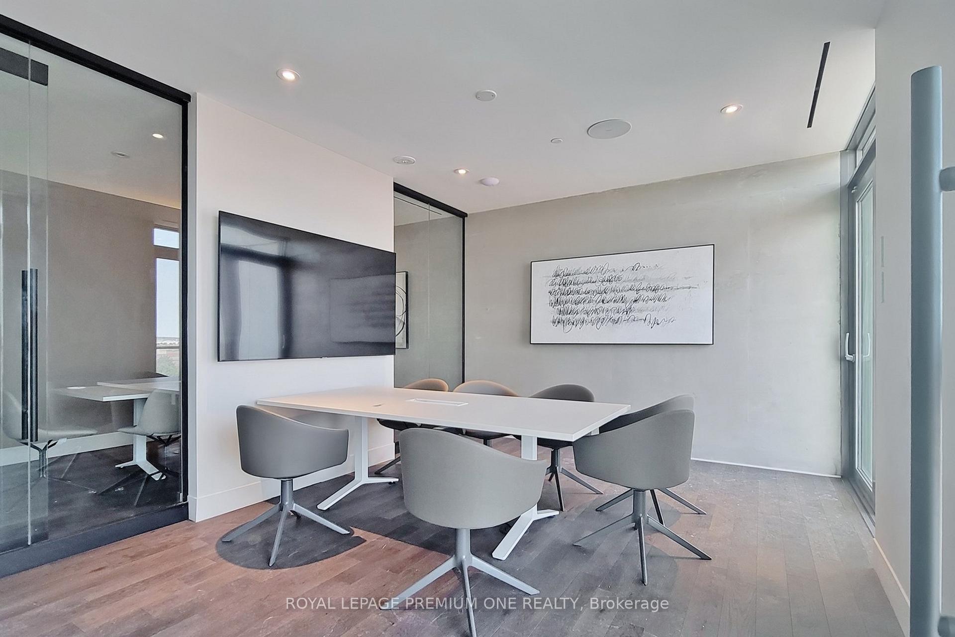 2 Bedrooms Condo at 1000 Portage,  Vaughan For sale