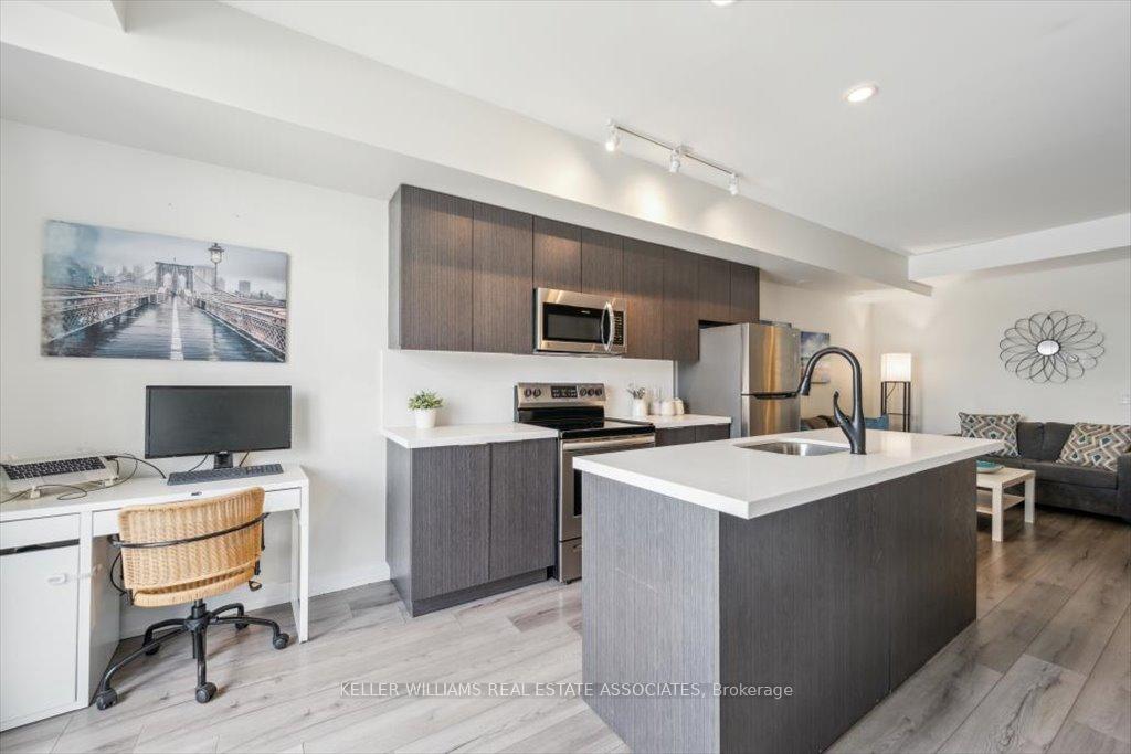 2 Bedrooms Condo at 3058 Sixth,  Oakville For sale