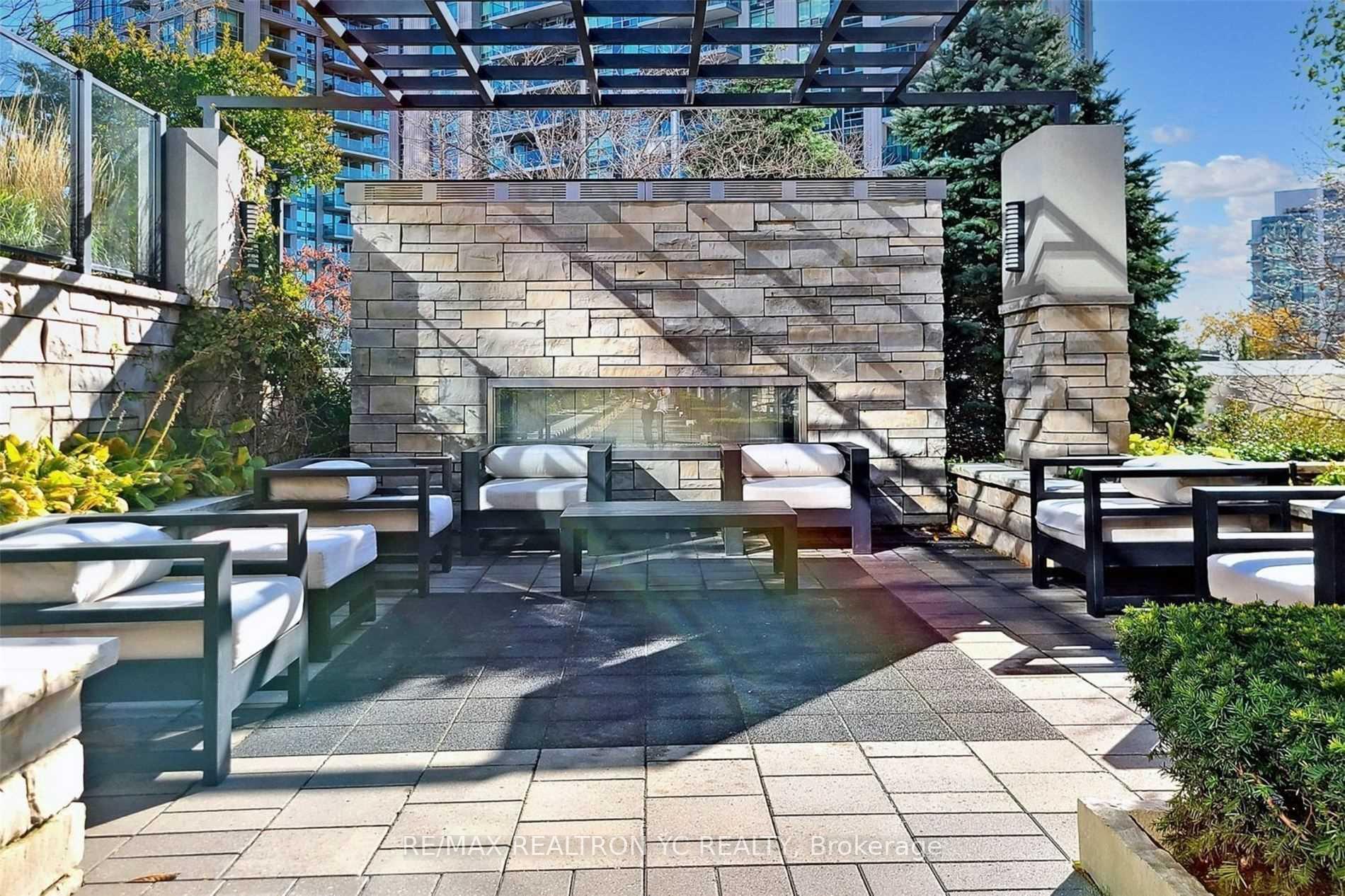 4 Bedrooms Condo at 2 Anndale, Toronto For sale