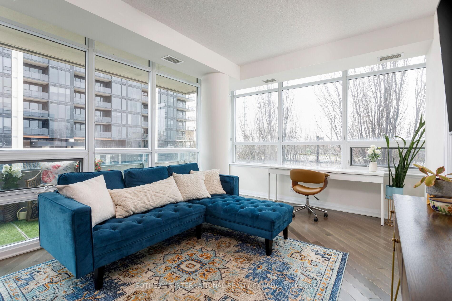 2 Bedrooms Condo at 1055 Southdown,  Mississauga For sale
